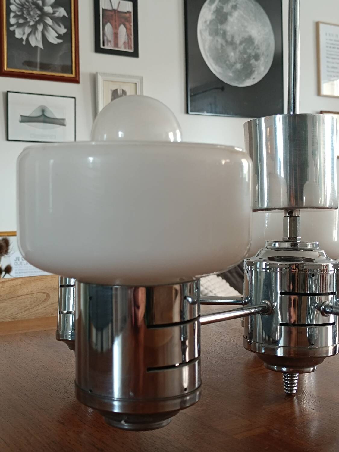 Lustre suspension space age