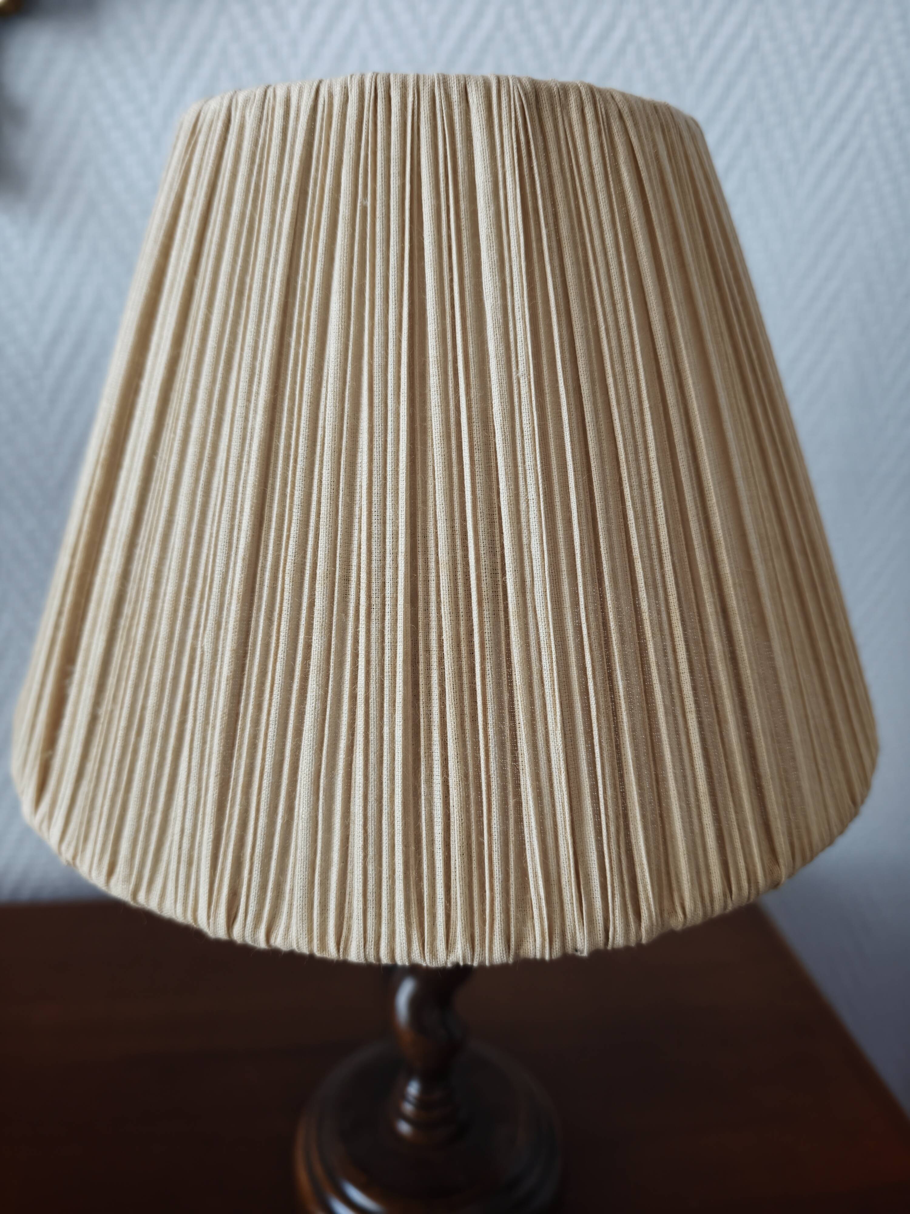 Paire de lampes vintage en bois tourné