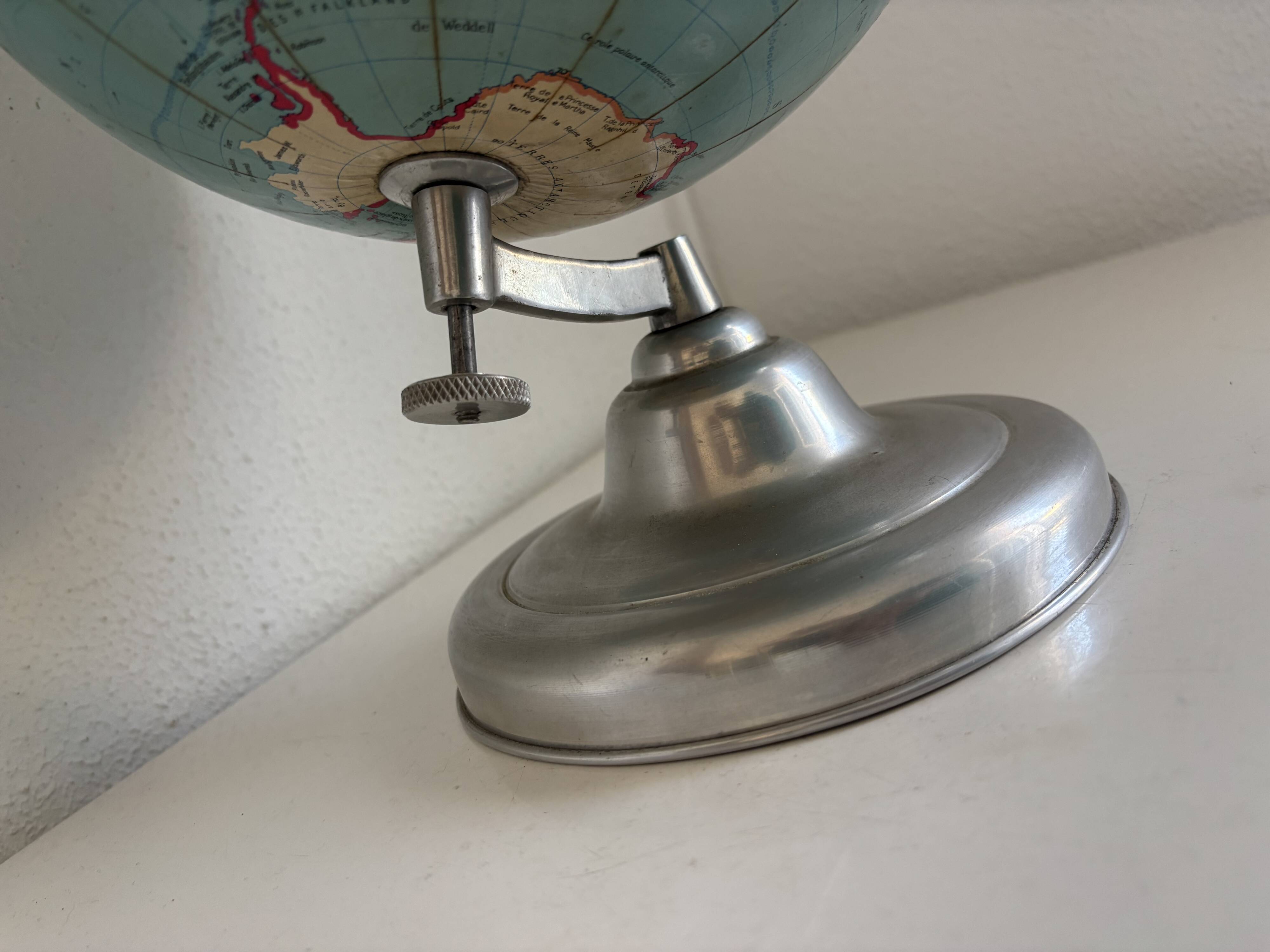 Vintage terrestrial globe 1961 world map Taride Paris - 33 cm
