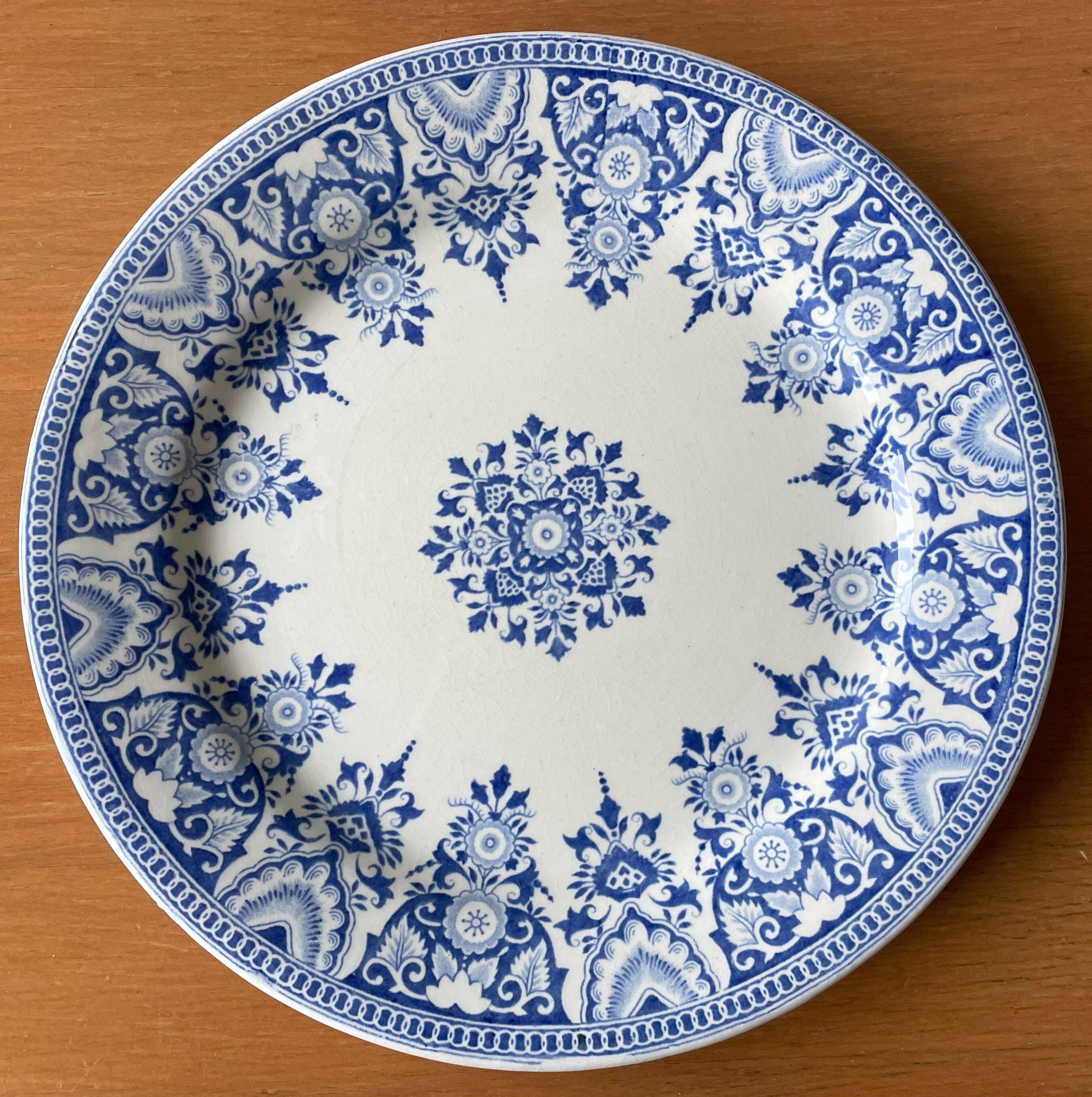 6 old flat plates in Gien earthenware
