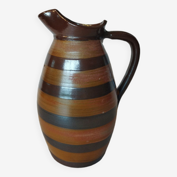 Turgis sandstone pitcher