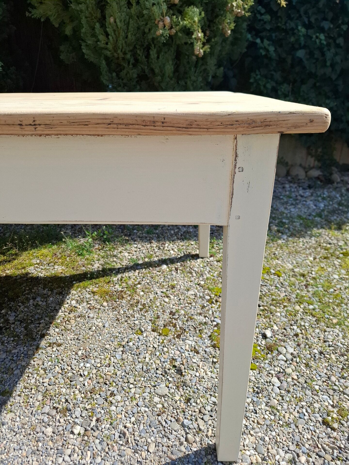 Farm table