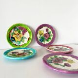 Lot de 5 assiettes en barbotine fleurs Vallauris 1950