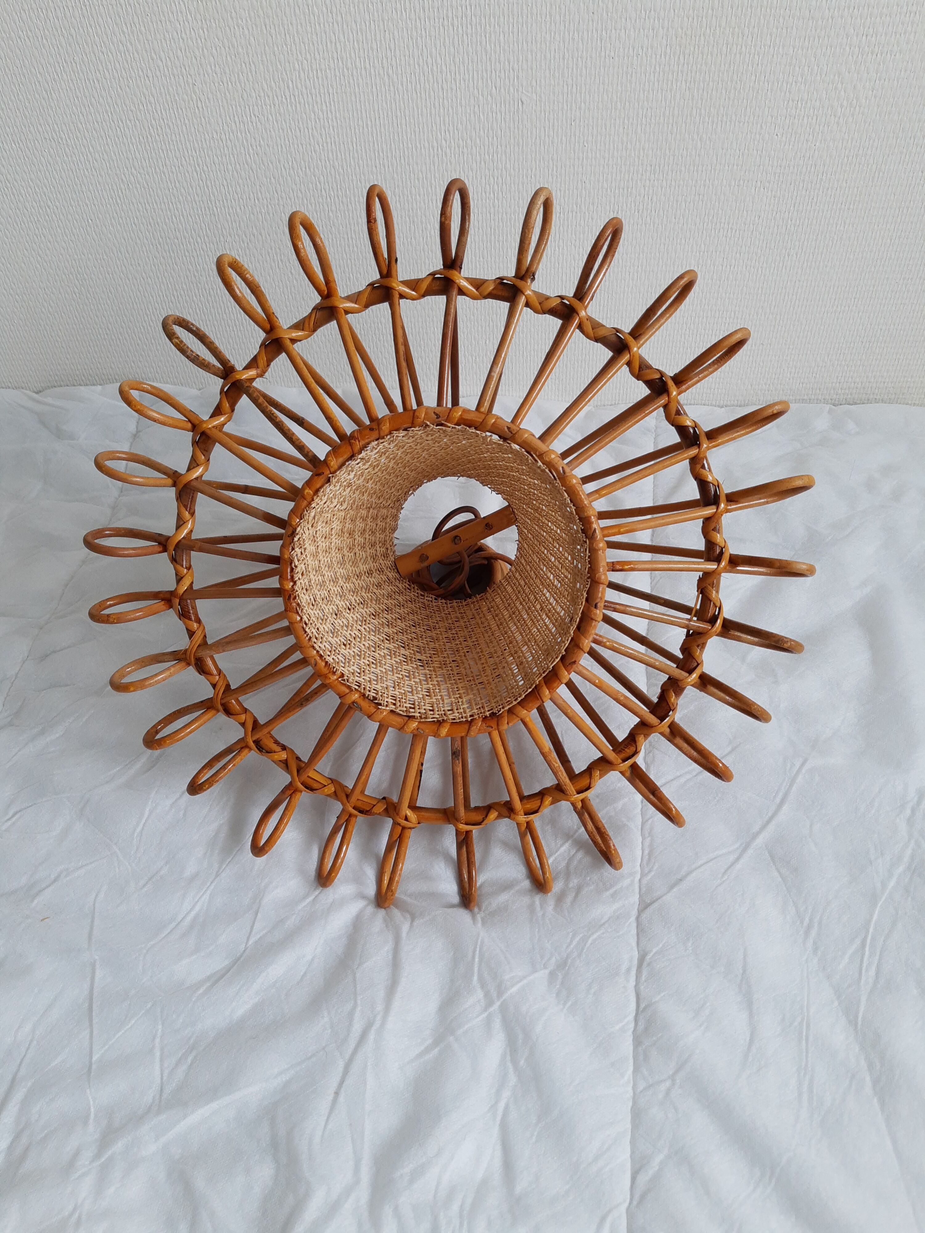 Vintage rattan suspension
