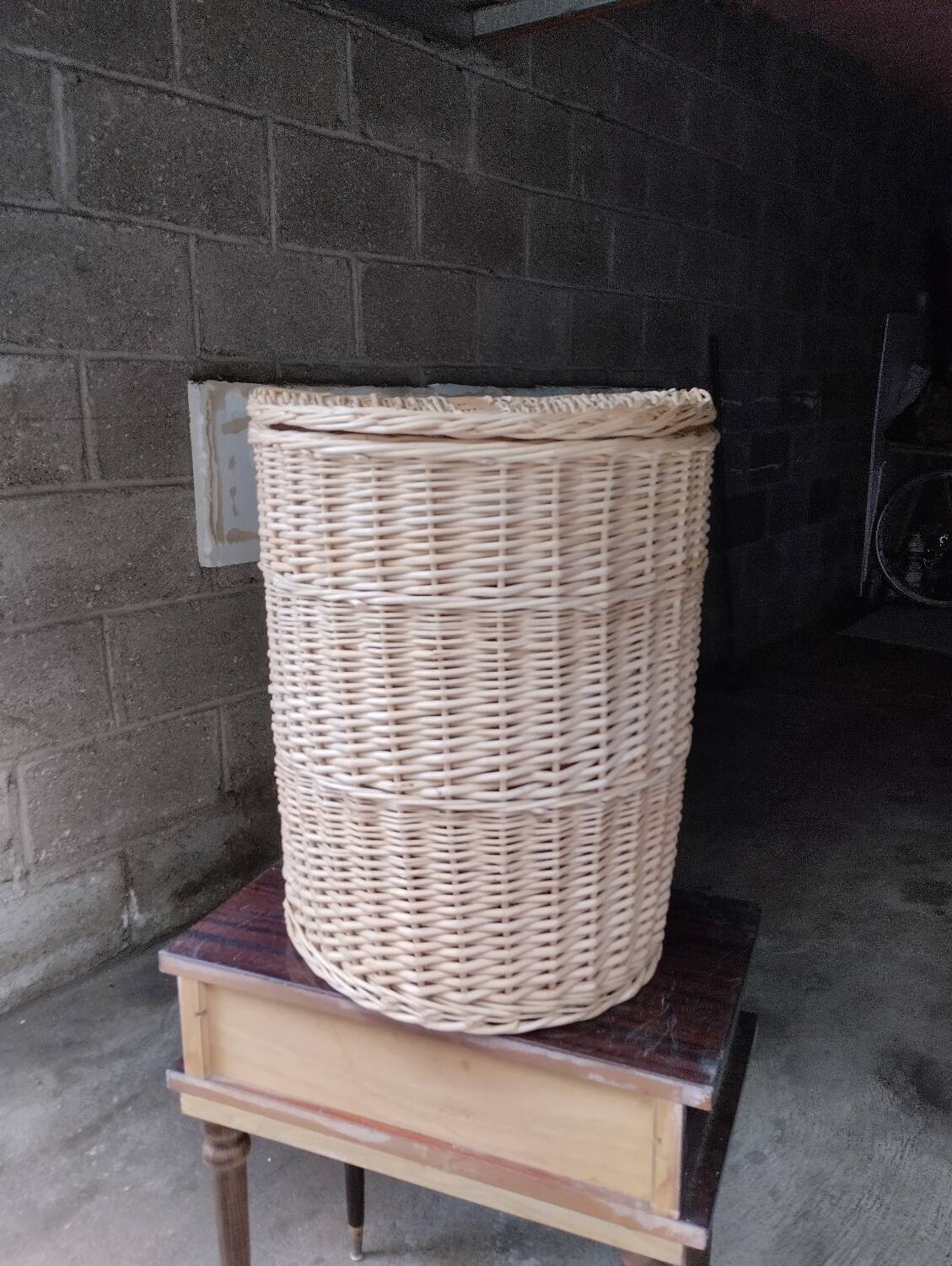 White rattan laundry basket