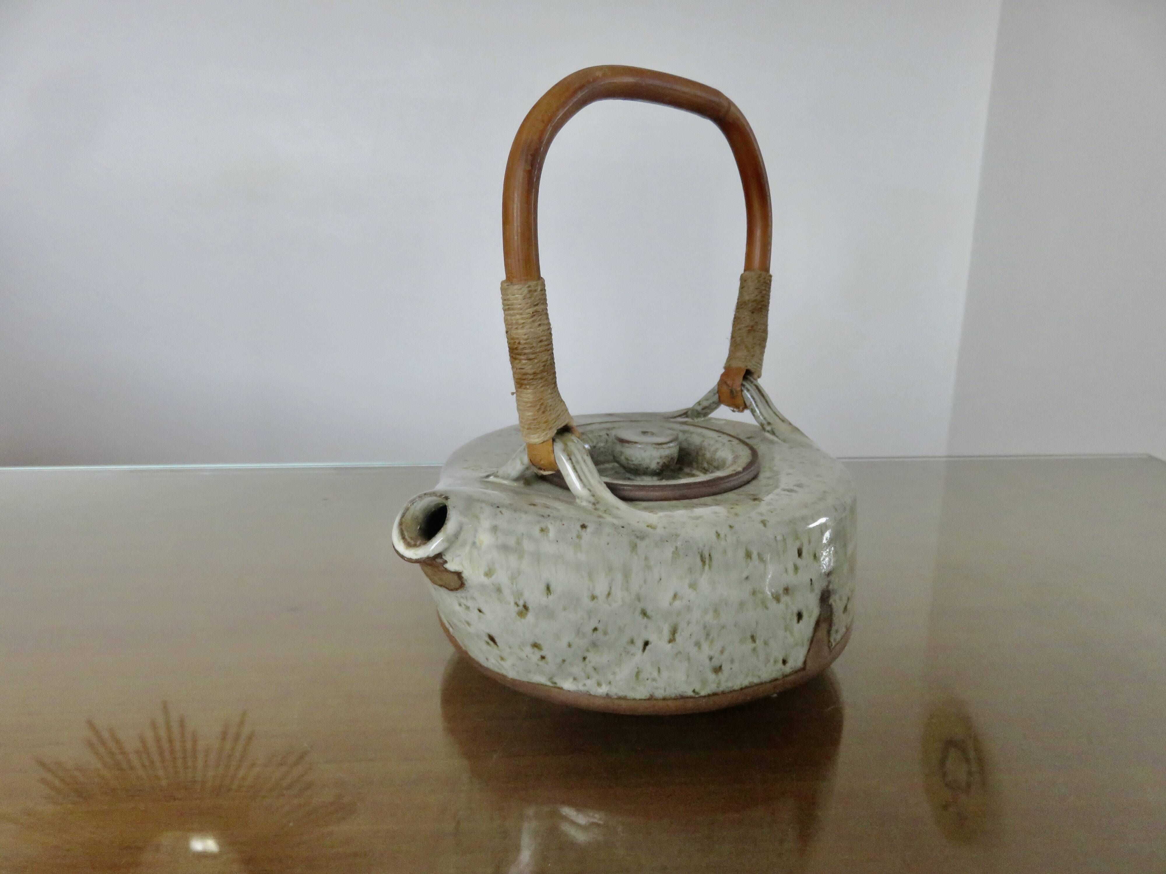 Stoneware teapot by René-Louis Dauchy, "Haute Ribes" pottery in Grasse, 1950.