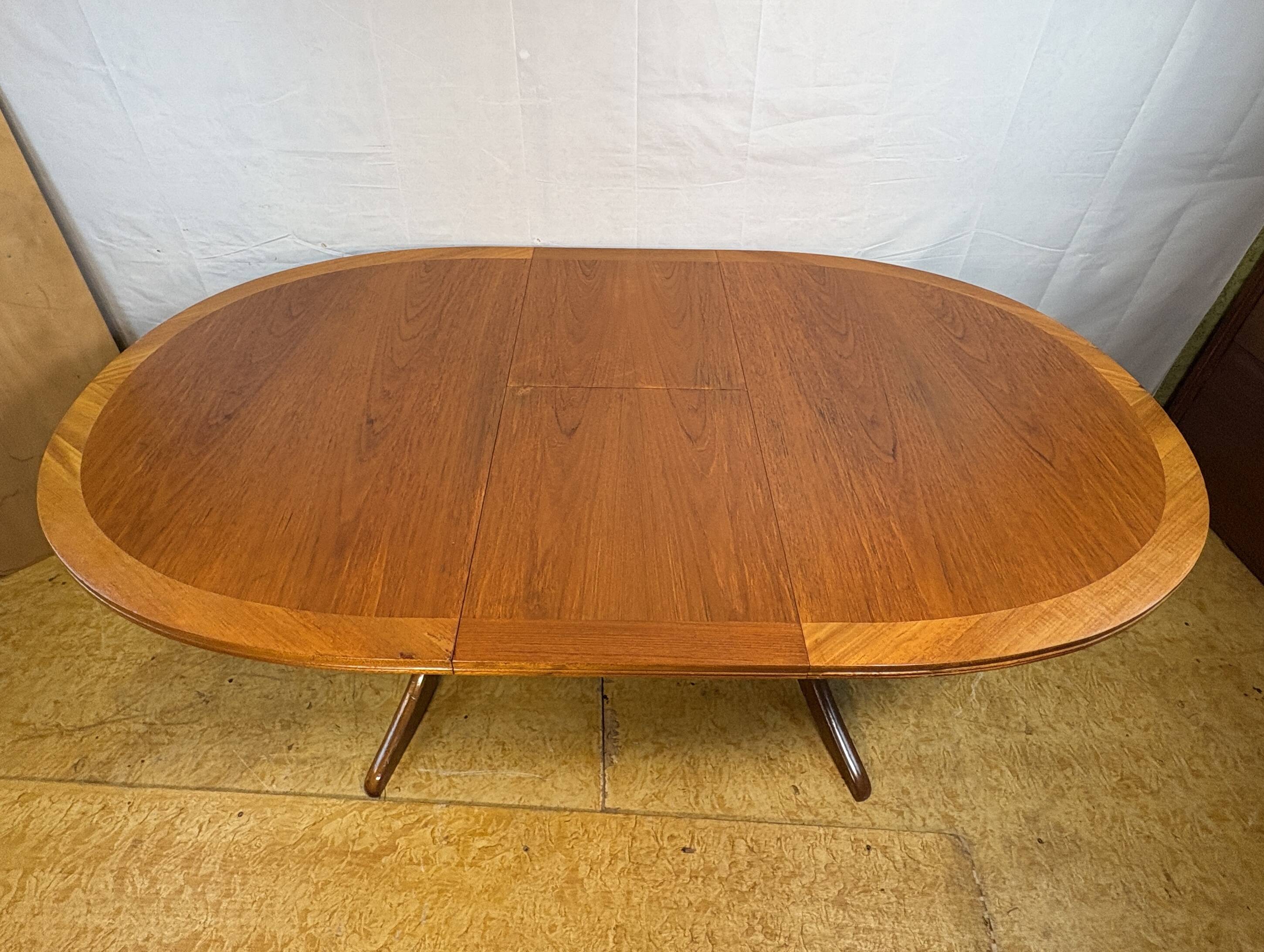 Mid-Century Retro Vintage Teak Extending Dining Table by Nathan 1960s  Seat
