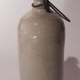 Bouteille en grès ancienne avec système de fermeture