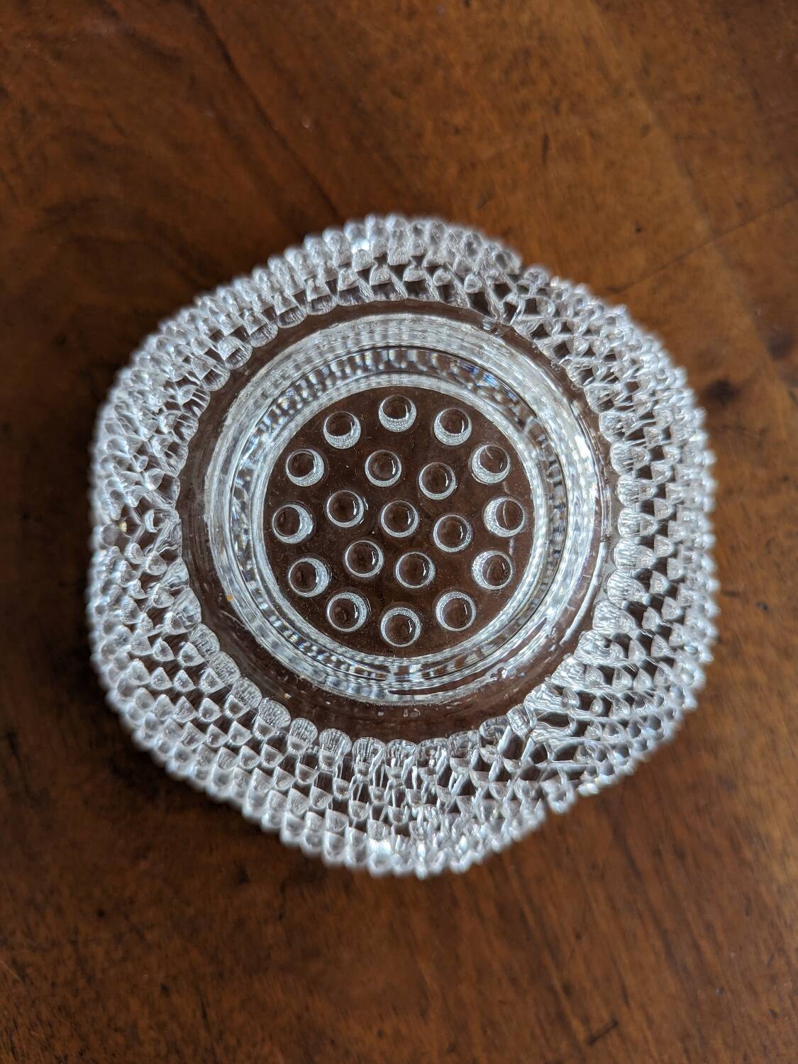 Cendrier en verre à picots