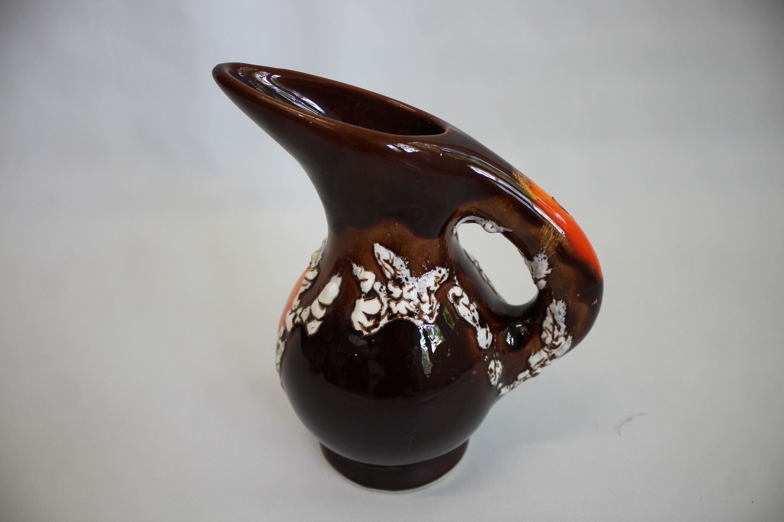 Pitcher Vallauris tone orange and chocolate