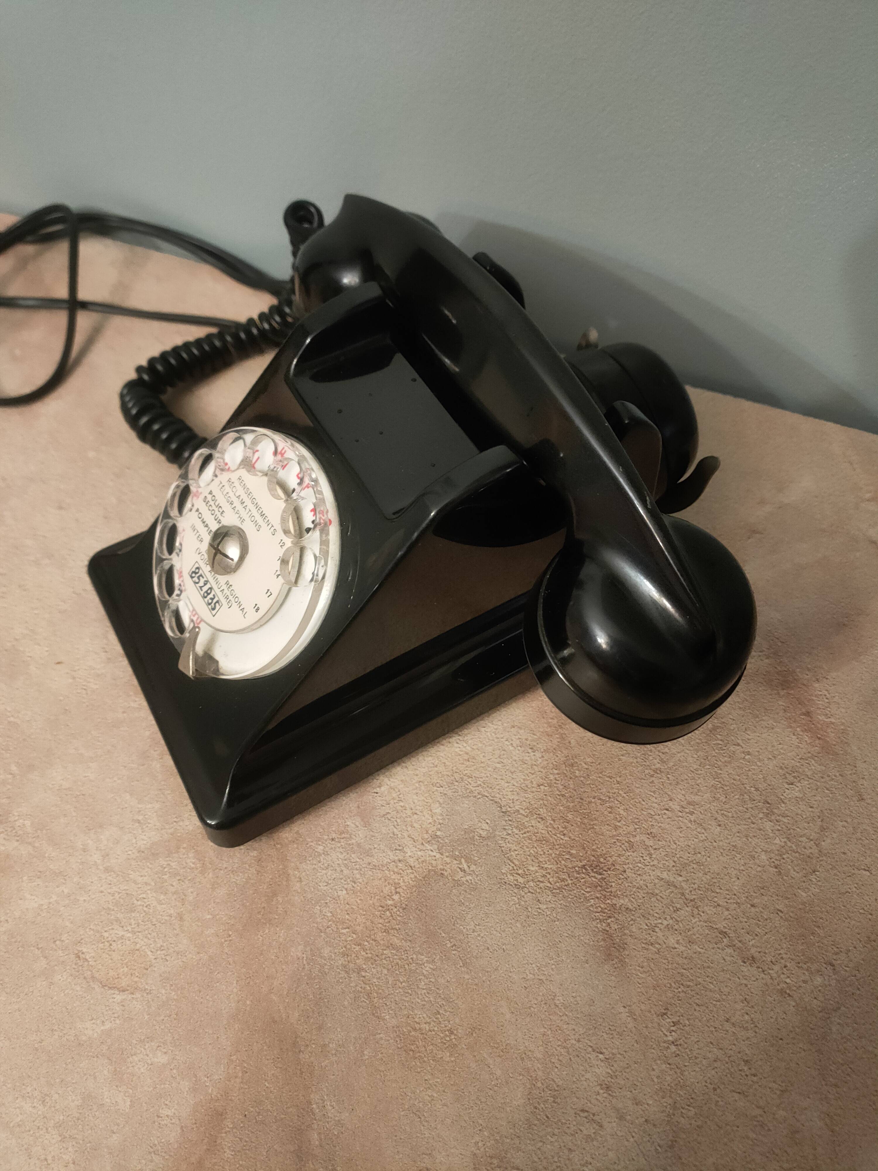 Black bakelite telephone, 1950s