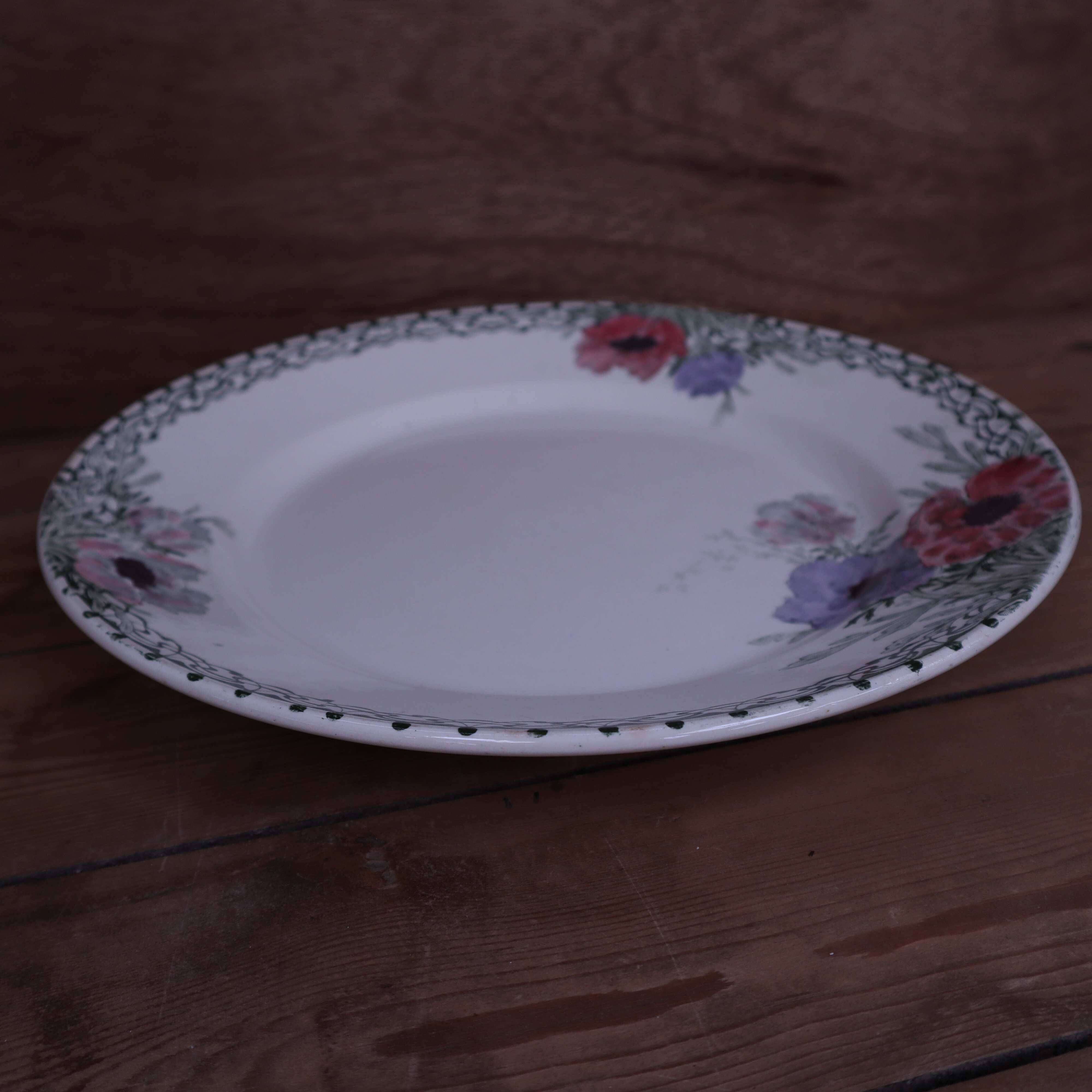 Round dish Terre de Fer Creil and Montereau "Madrid"