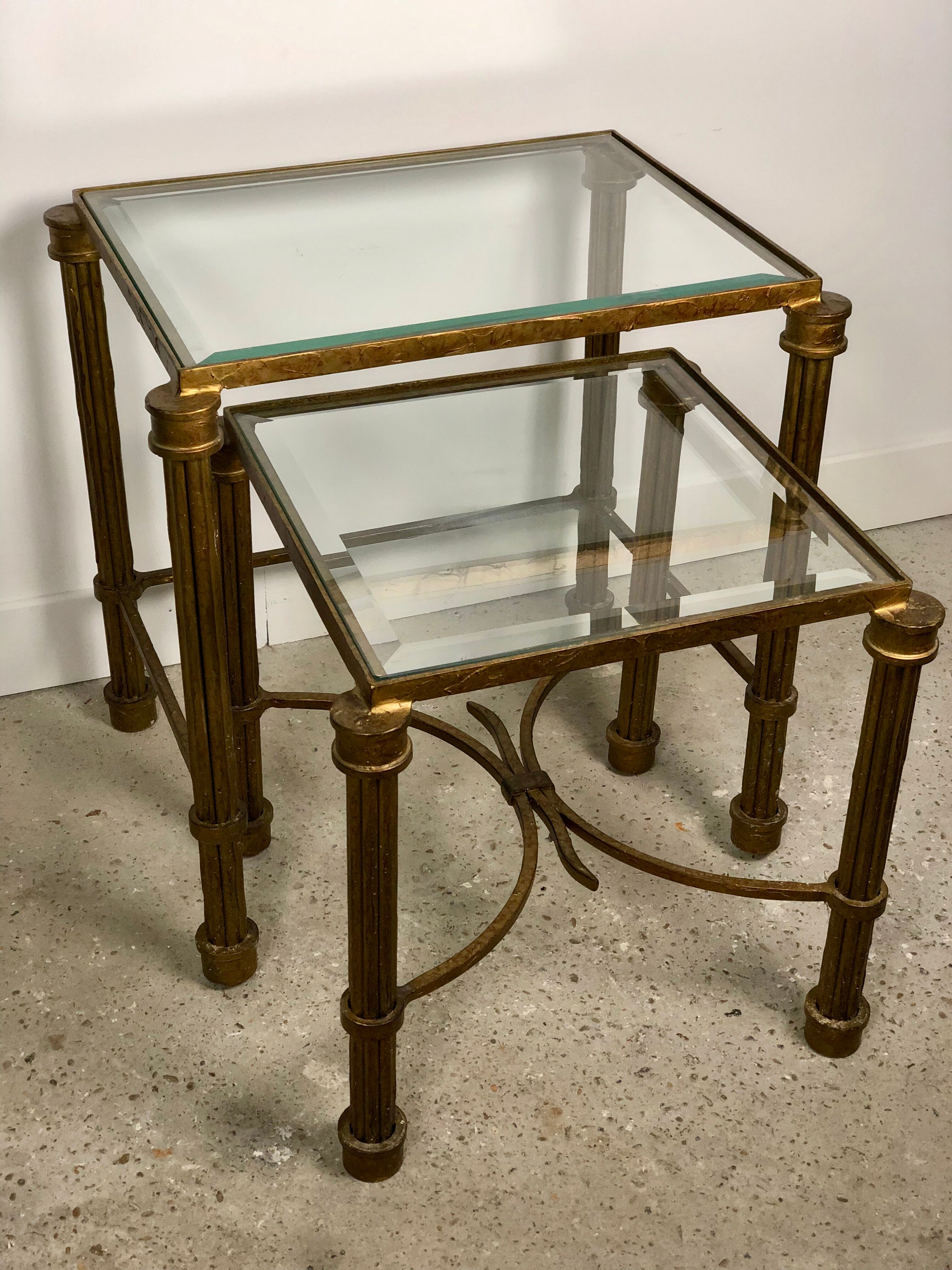 Vintage 80'S trundle table in patinated gilded wrought iron top beveled glass