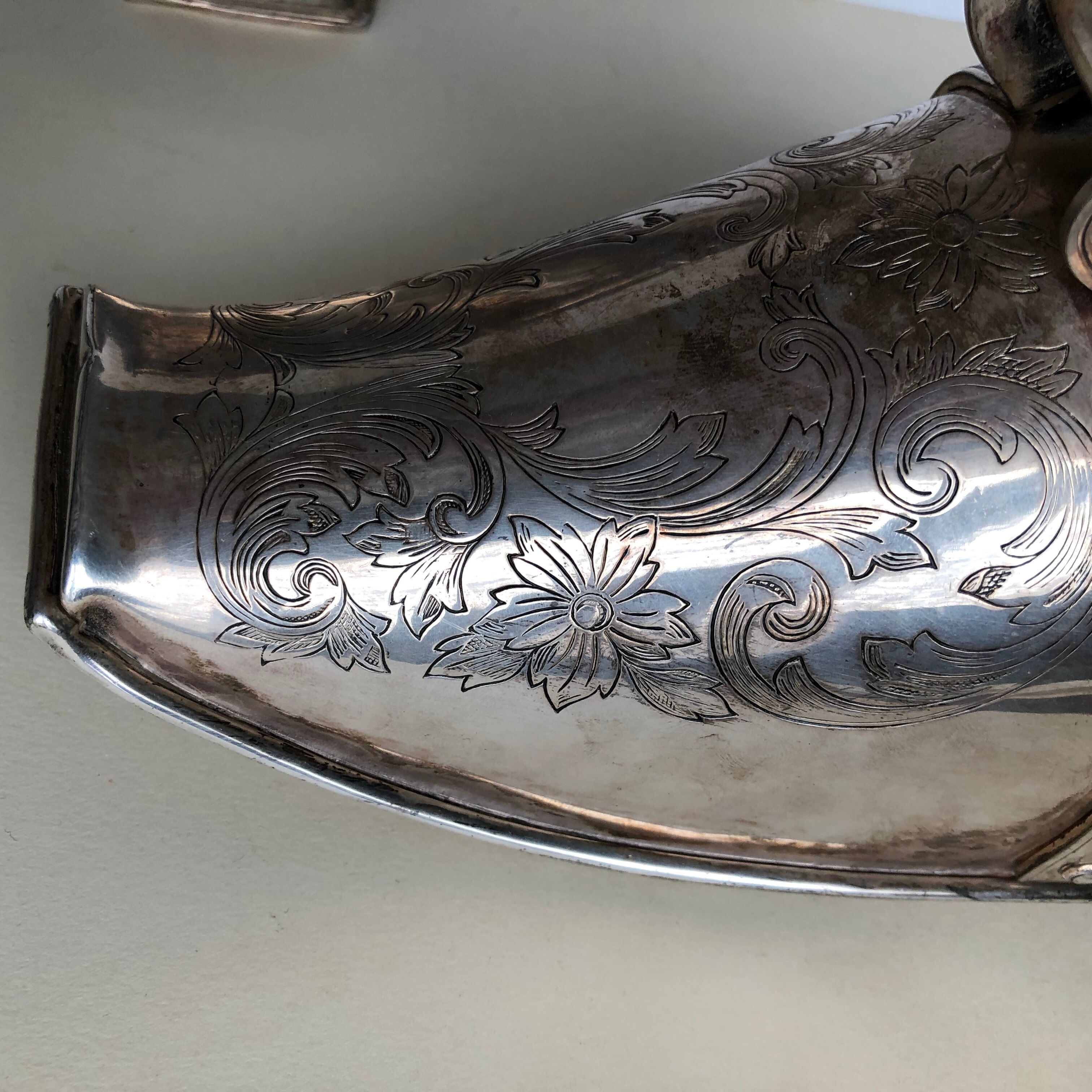 Silver metal bouquetières