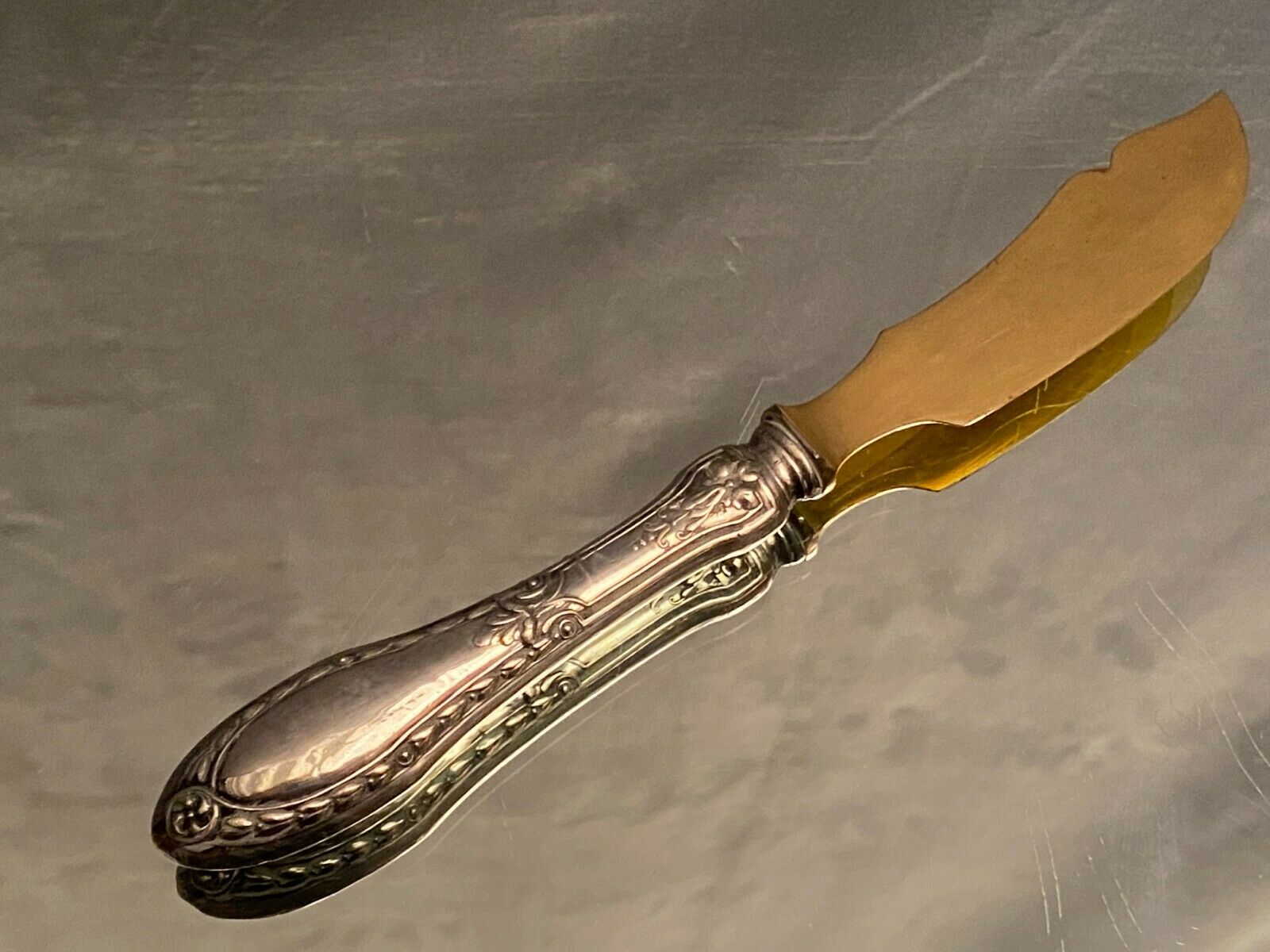 Couteau à beurre manche métal argenté ou argent style Régence lame métal doré