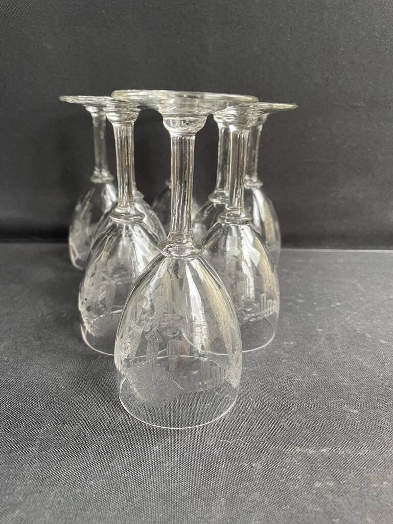 8 guilloché footed glasses – Art Nouveau