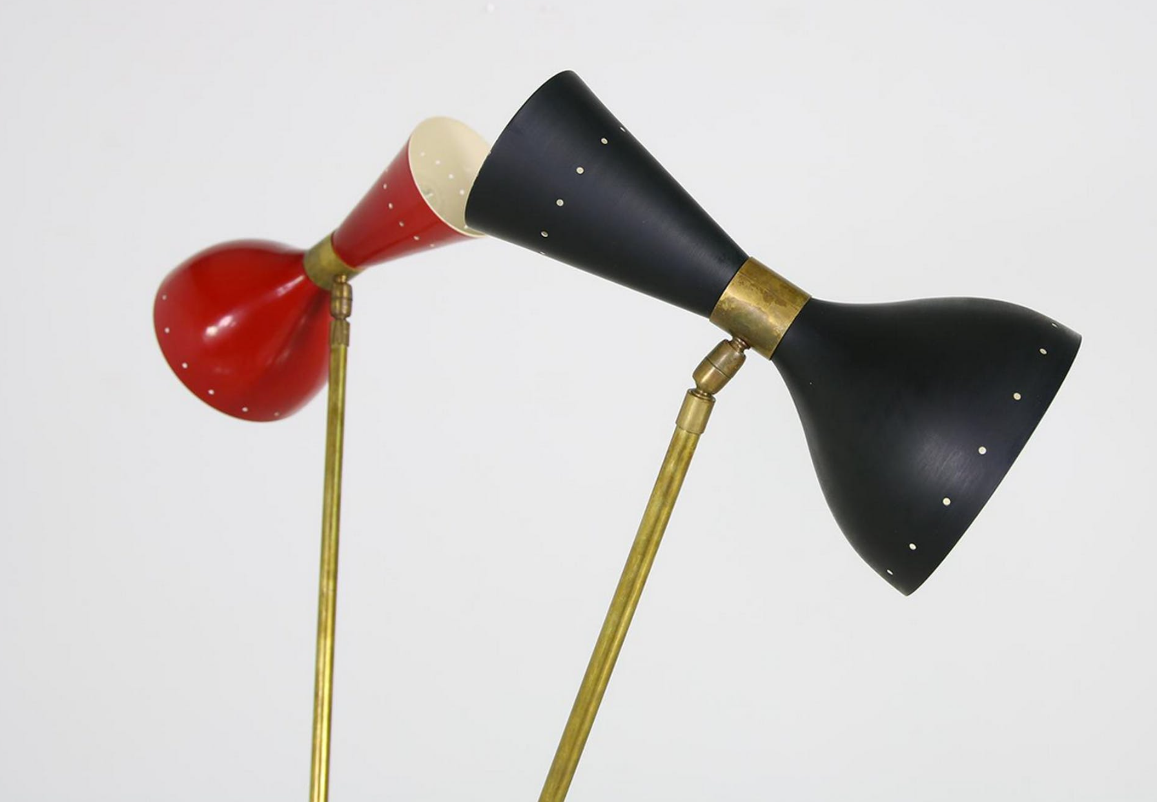 Tripod lamp in the style of Italian creations of the 50s