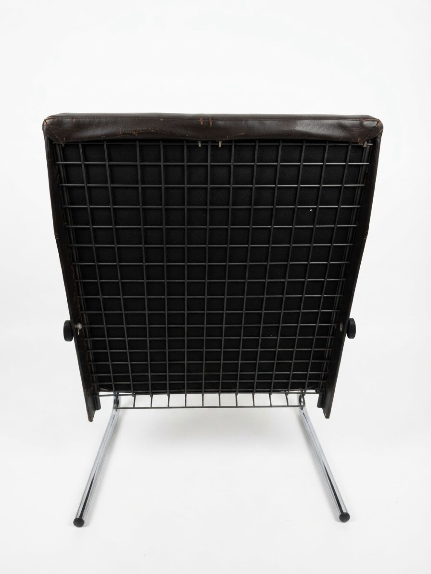 2 cantilever chairs with tubular chrome structure by Pierson of Fra