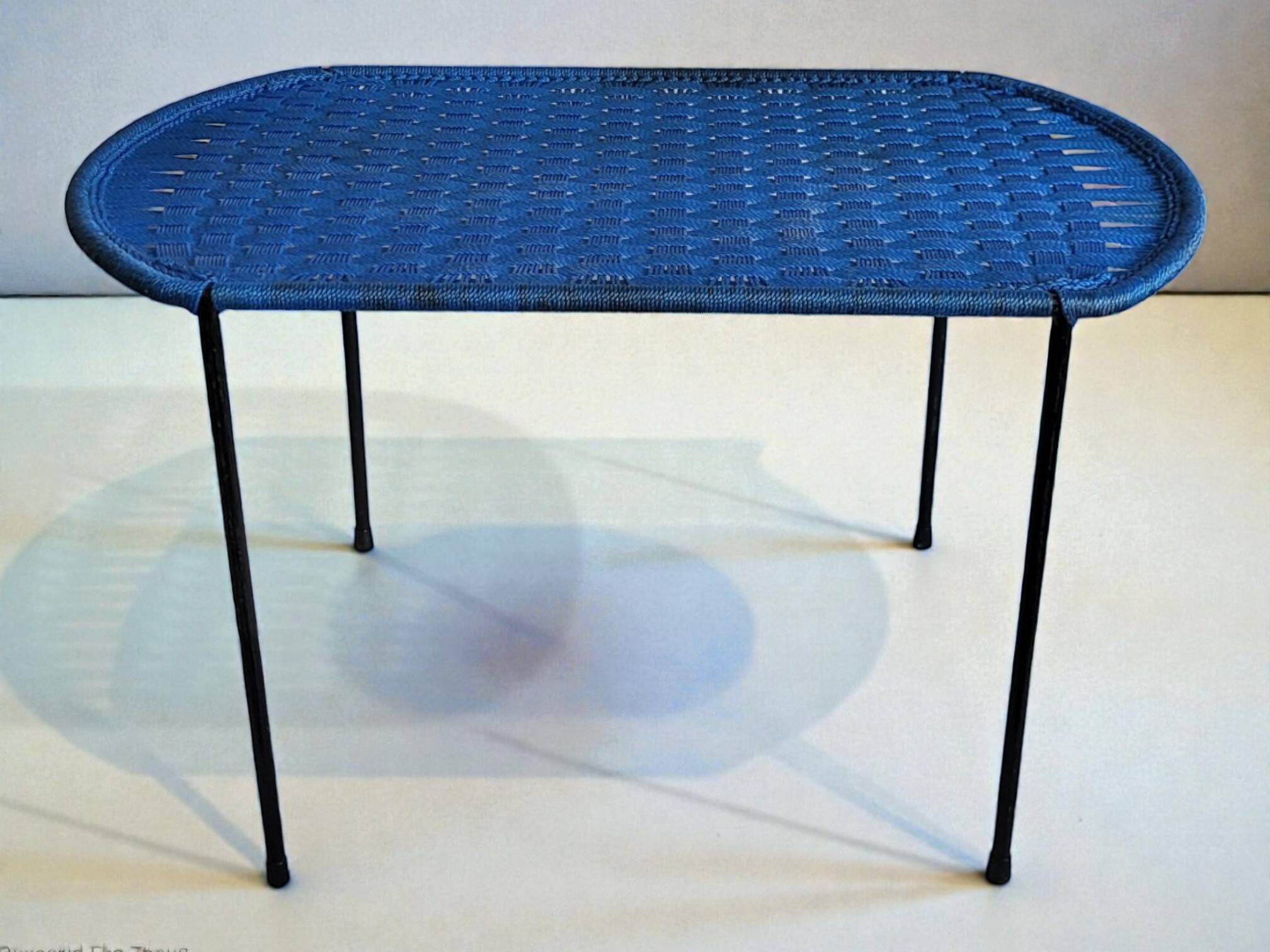 Nylon wire coffee table