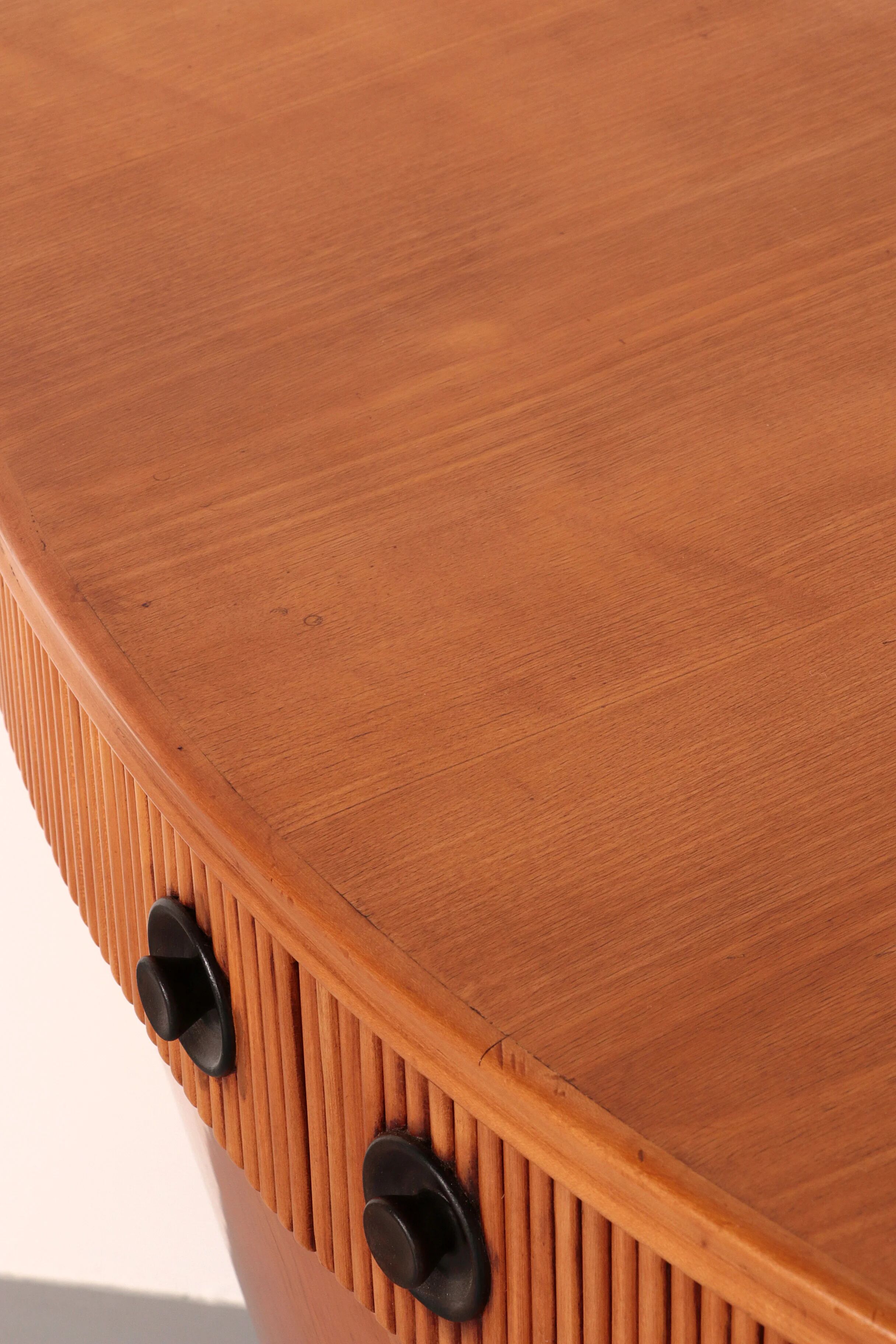 Bar cabinet in light wood attributed to Paolo Buffa, 1940s