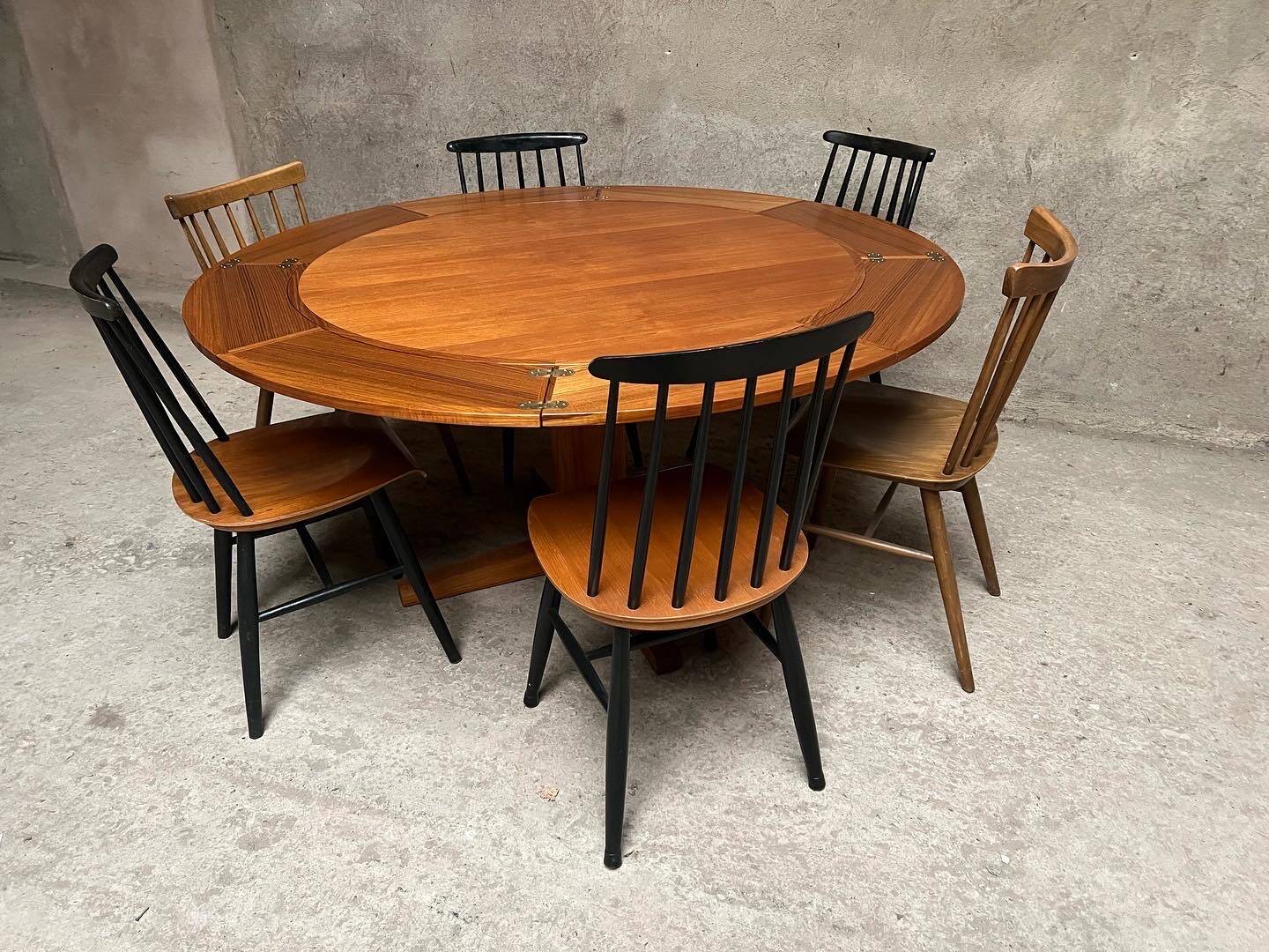 Scandinavian flip flap lotus table by drylund in teak 1960