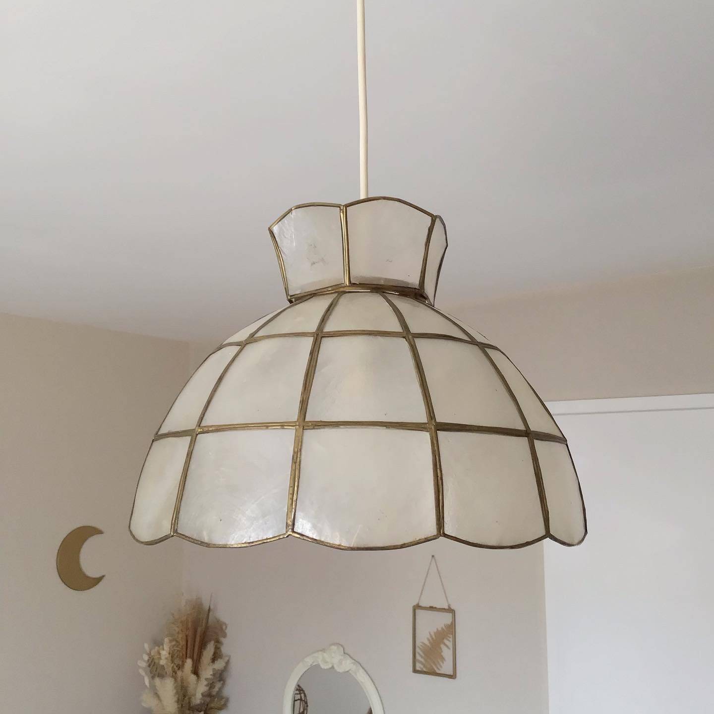 Vintage mother-of-pearl pendant light