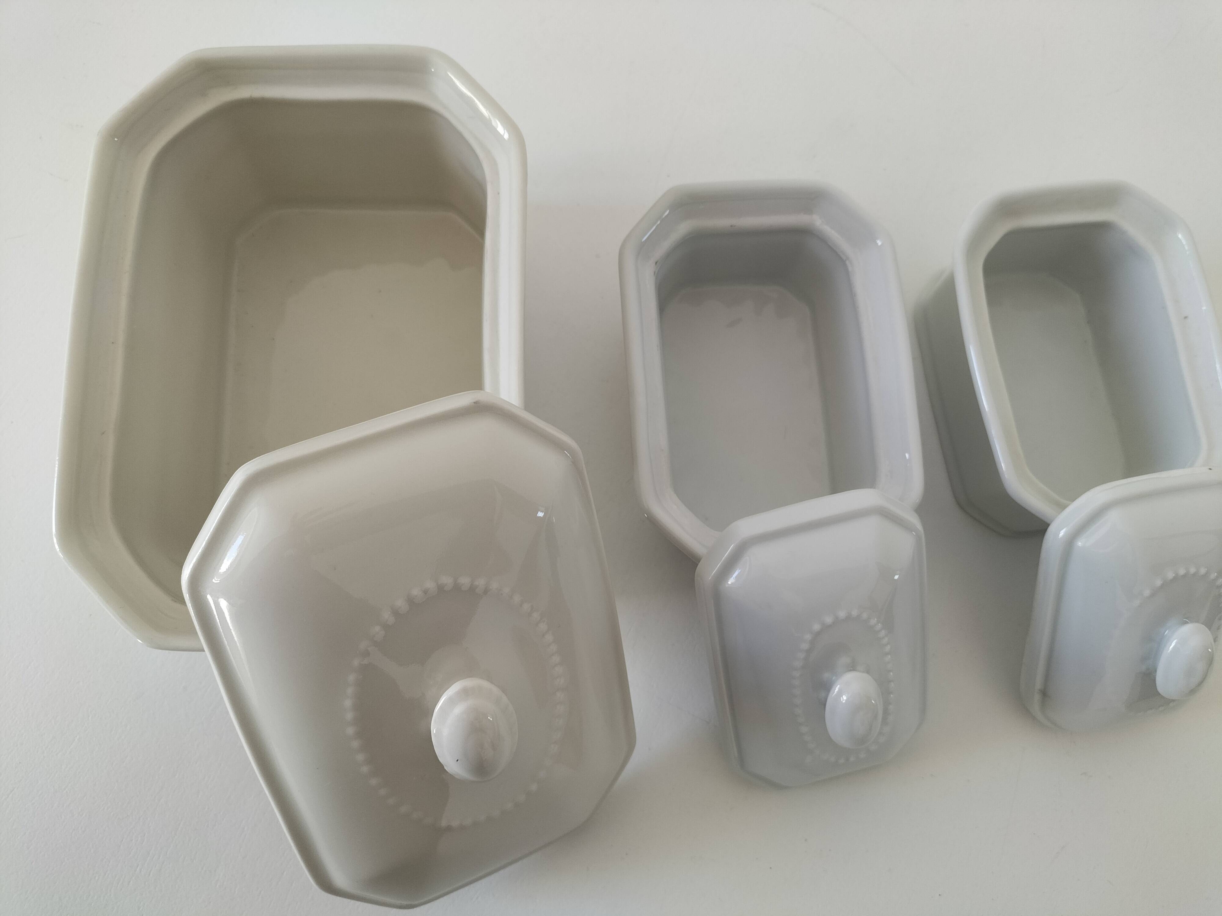 Trio de terrines Apilco porcelaine modèle perlé