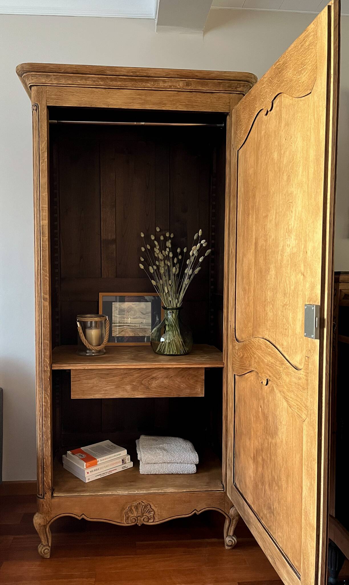 Old solid wood hosiery