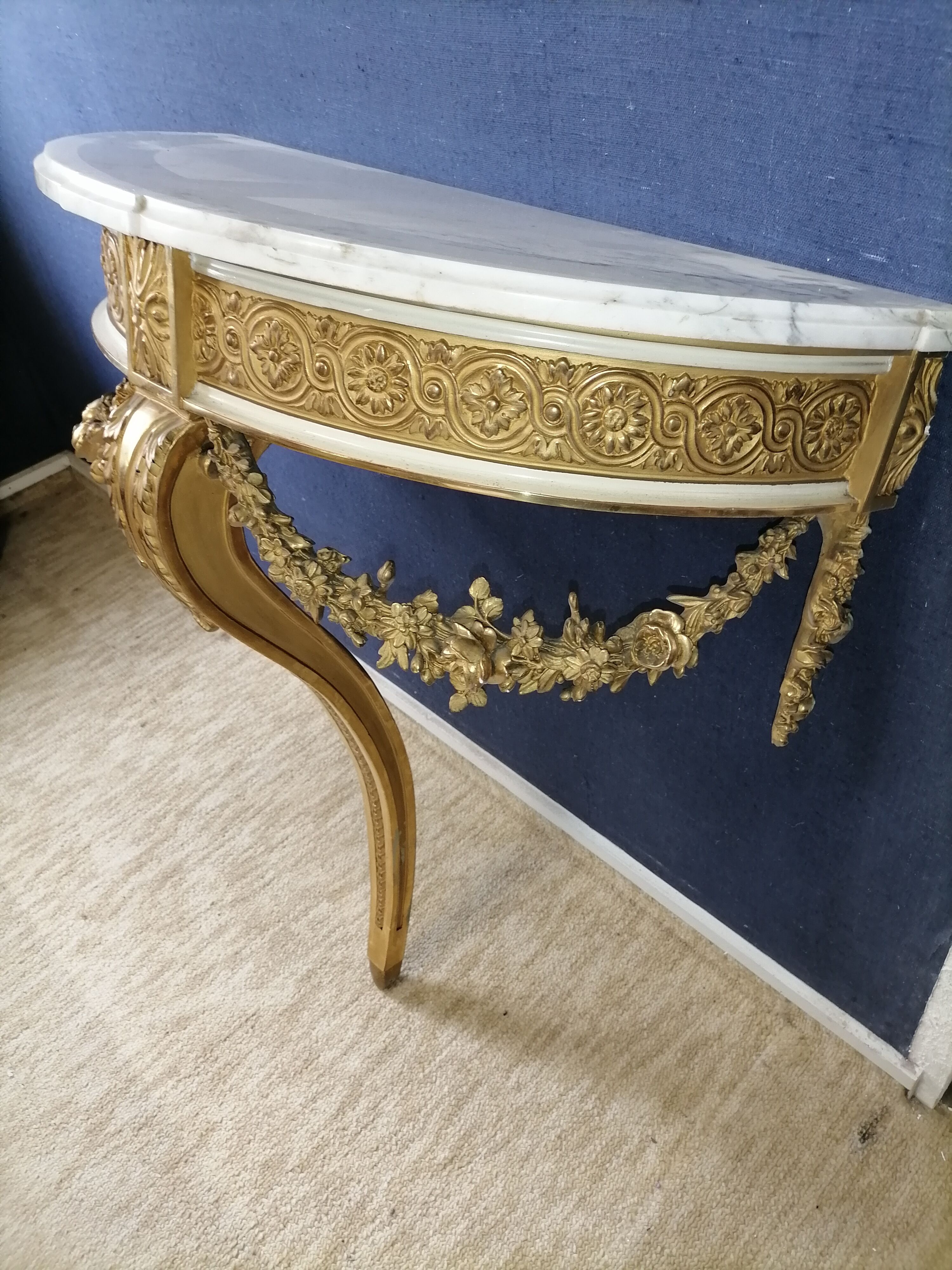 Console bois doré en applique