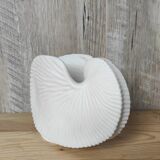 Shell tea light holder
