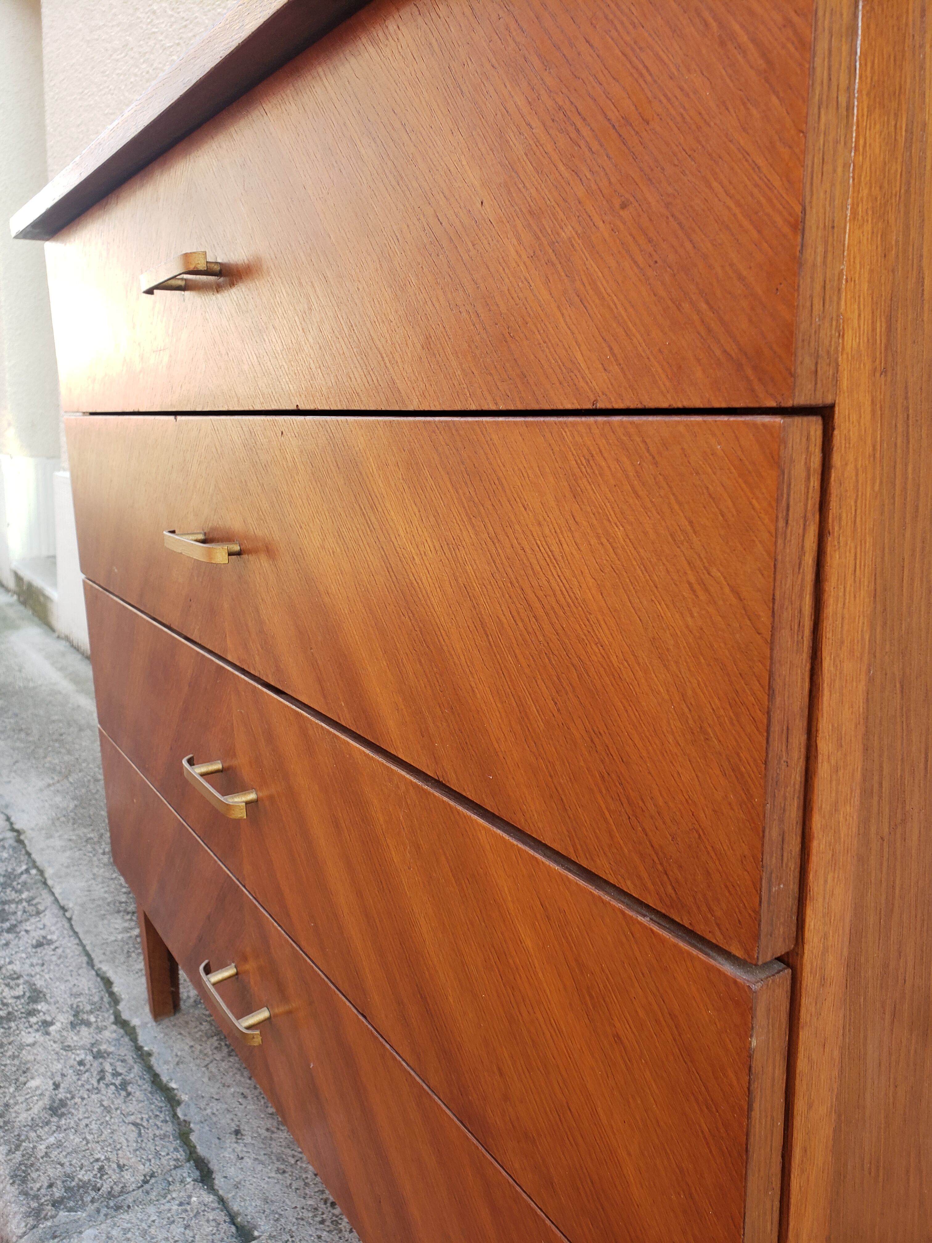 Commode vintage design chevrons