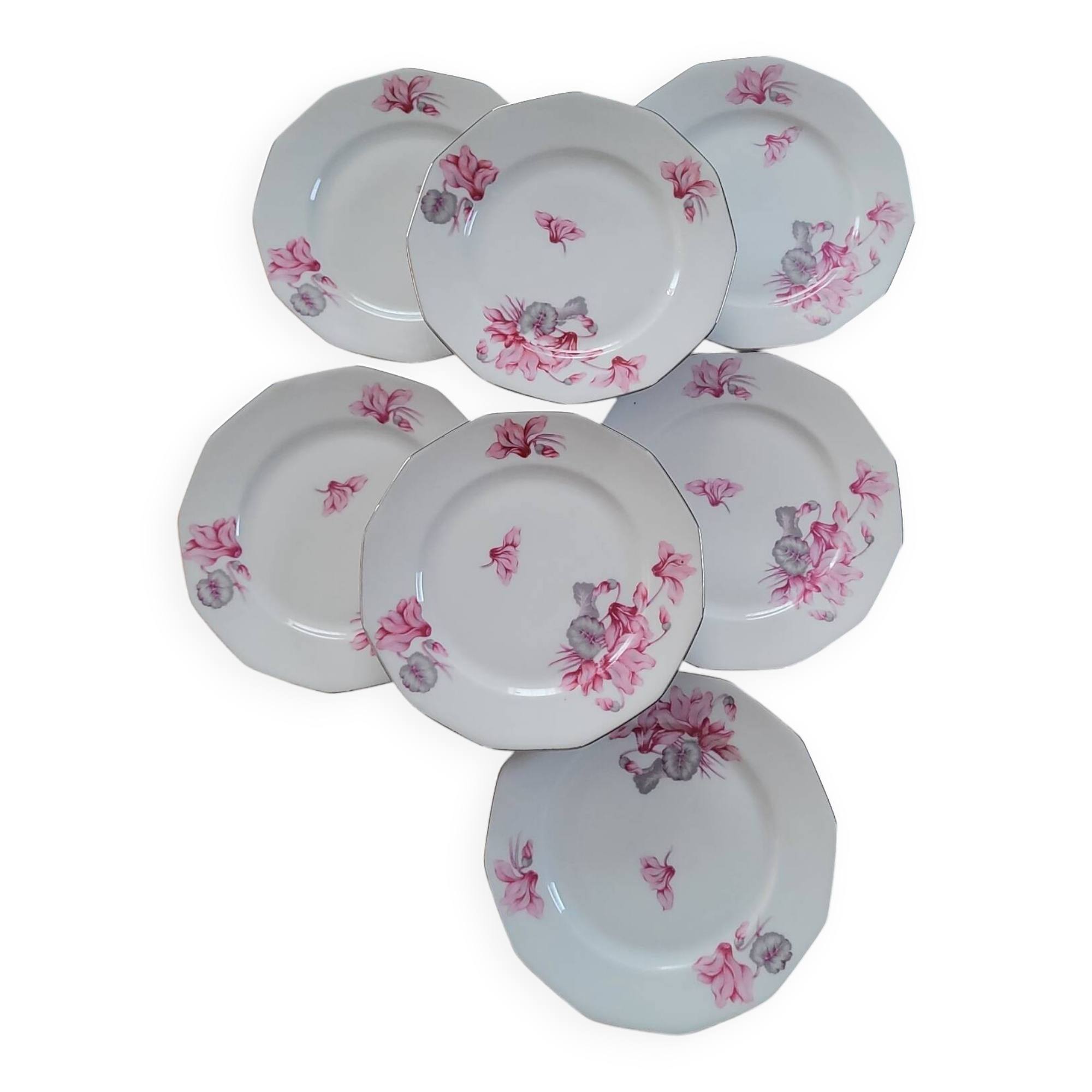 7 assiettes à dessert MBS France – décor de cyclamens roses, liseré ar