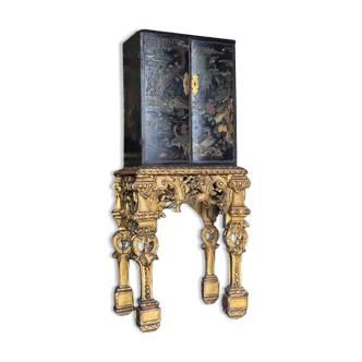Coromandel Lacquer Cabinet on a Giltwood Console, England, Early 19th Century
