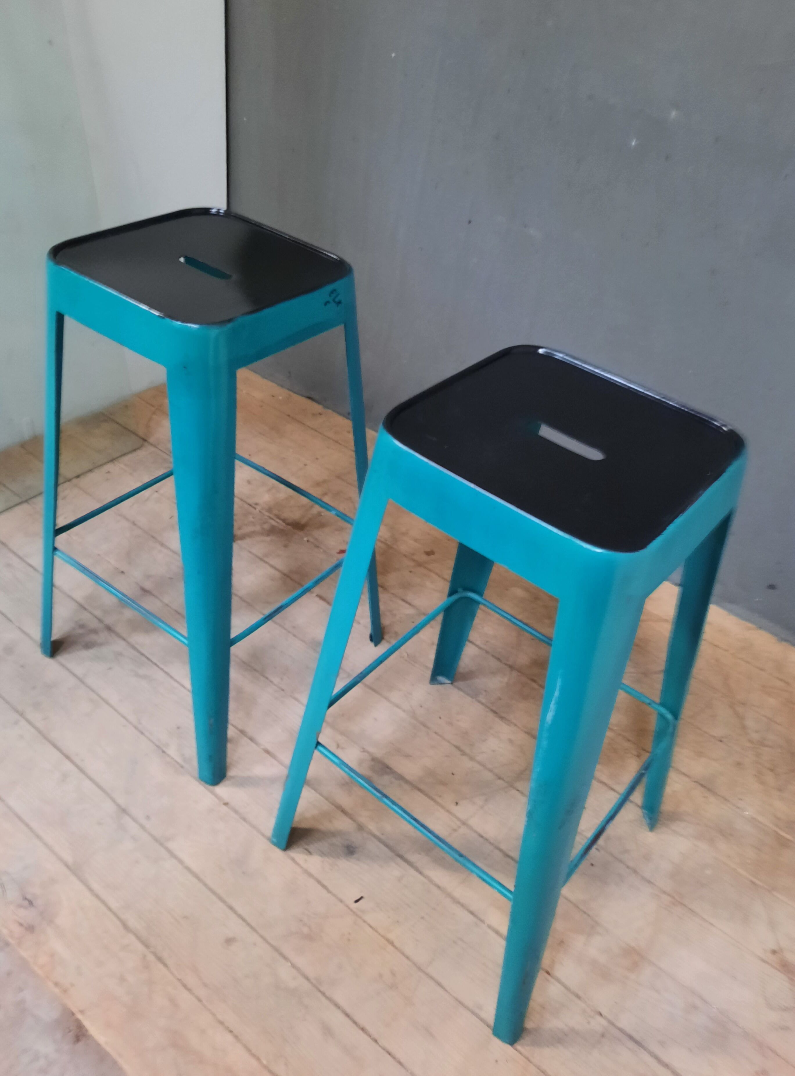 Paire de tabourets de bar industriel