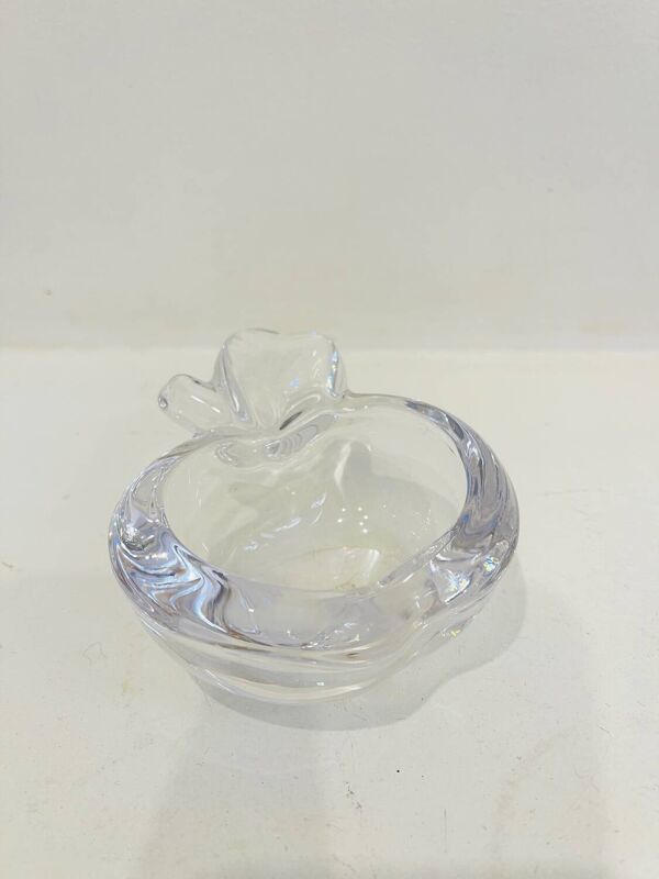 Vide-poche en cristal en forme de pomme – Vannes-le-Châtel, années 70