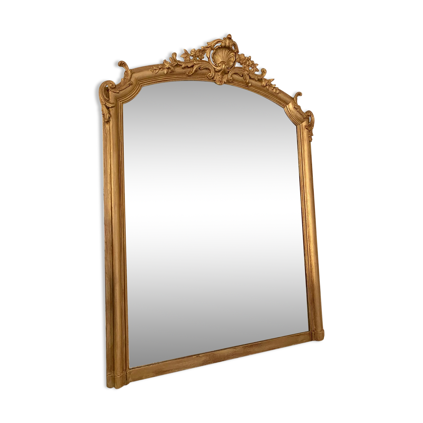 Nineteenth-century shell pediment mirror