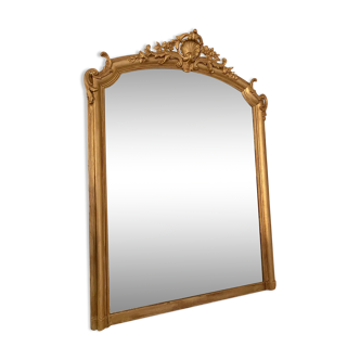 Nineteenth-century shell pediment mirror