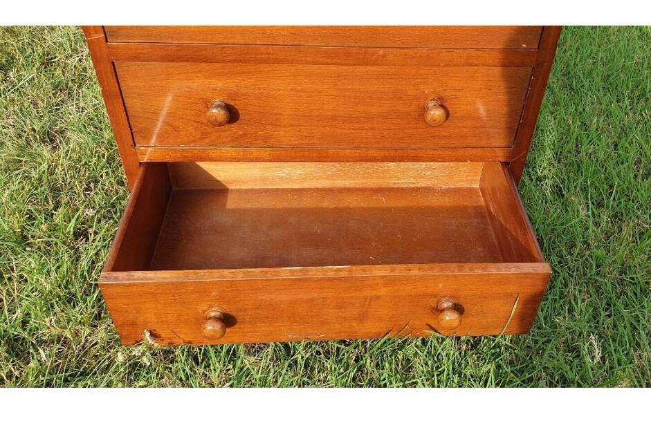 Mahogany and marble chest of drawers or chiffonier