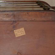 Commode Sheraton avec poignées tête de lion, 1859