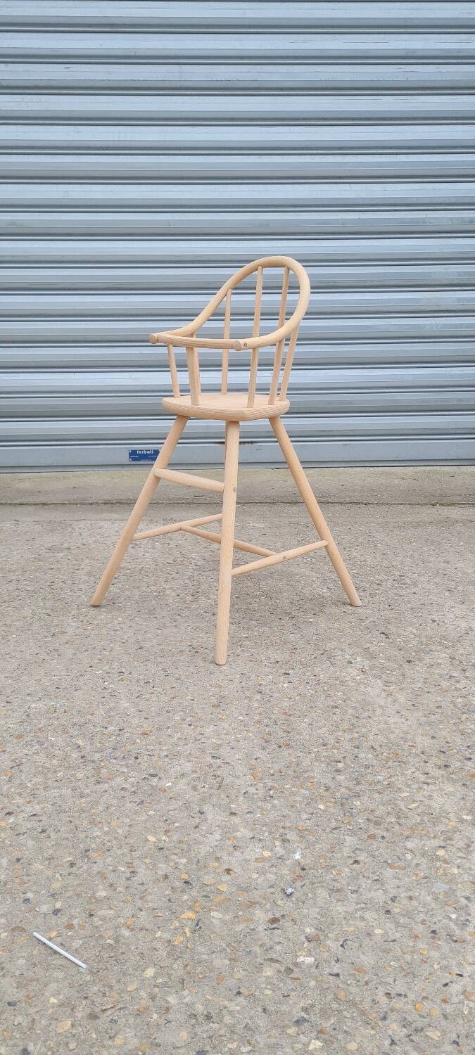 Chaise haute pour bébé scandinave
