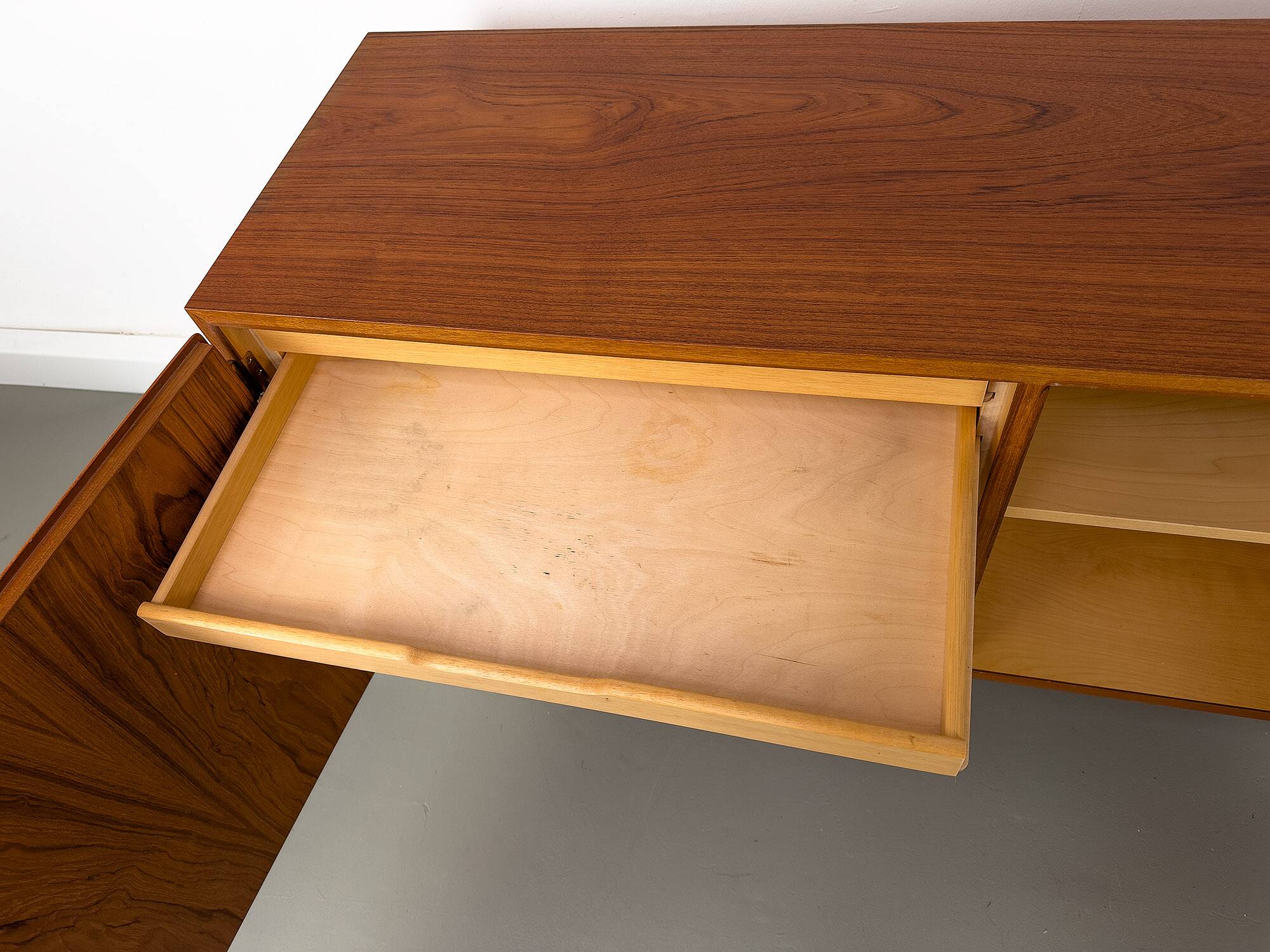 Enfilade danoise en teck par Carlo Jensen pour Hundevad & Co., 1960s