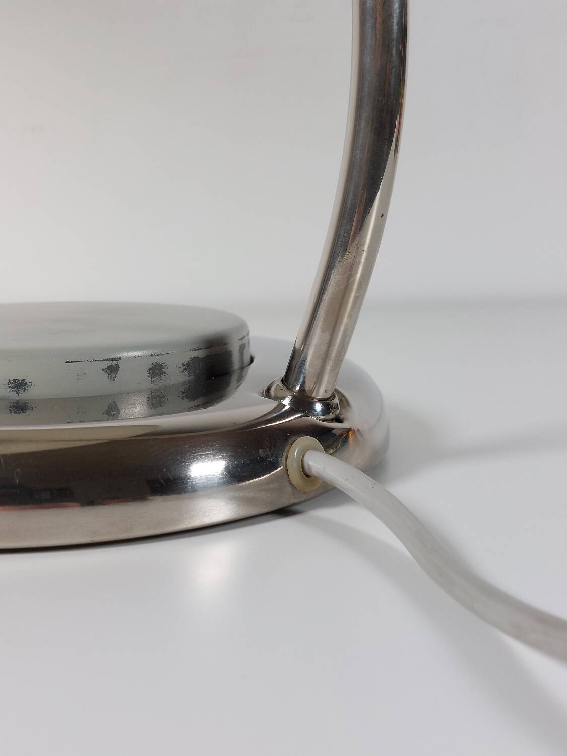 Rare lampe de bureau vintage, lampe de table RDA bleu clair chromé