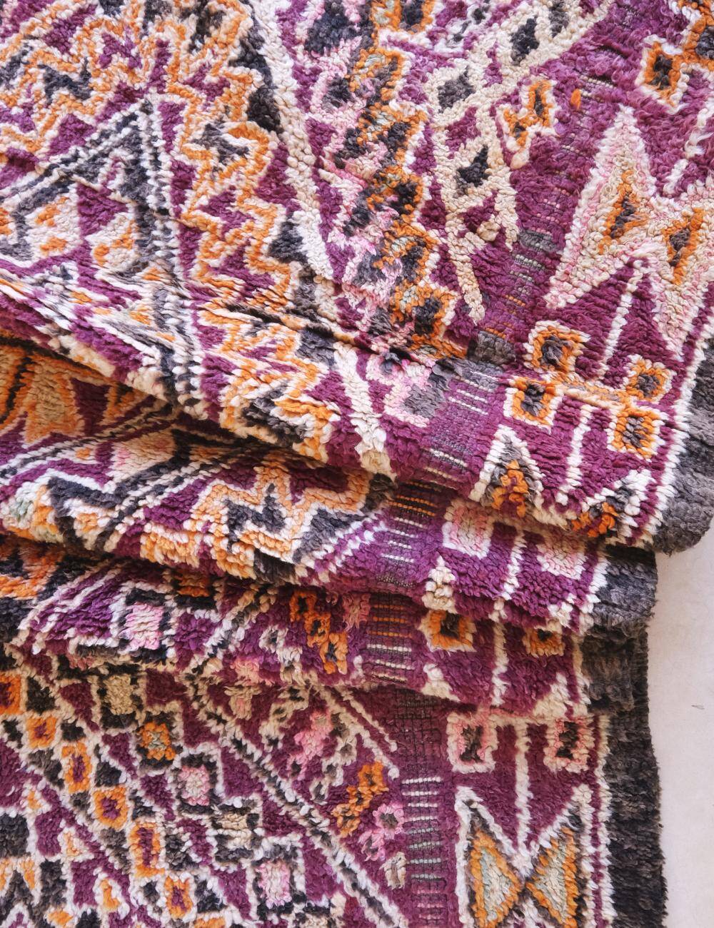 Vintage Collector Rug - 387 x 196 cm