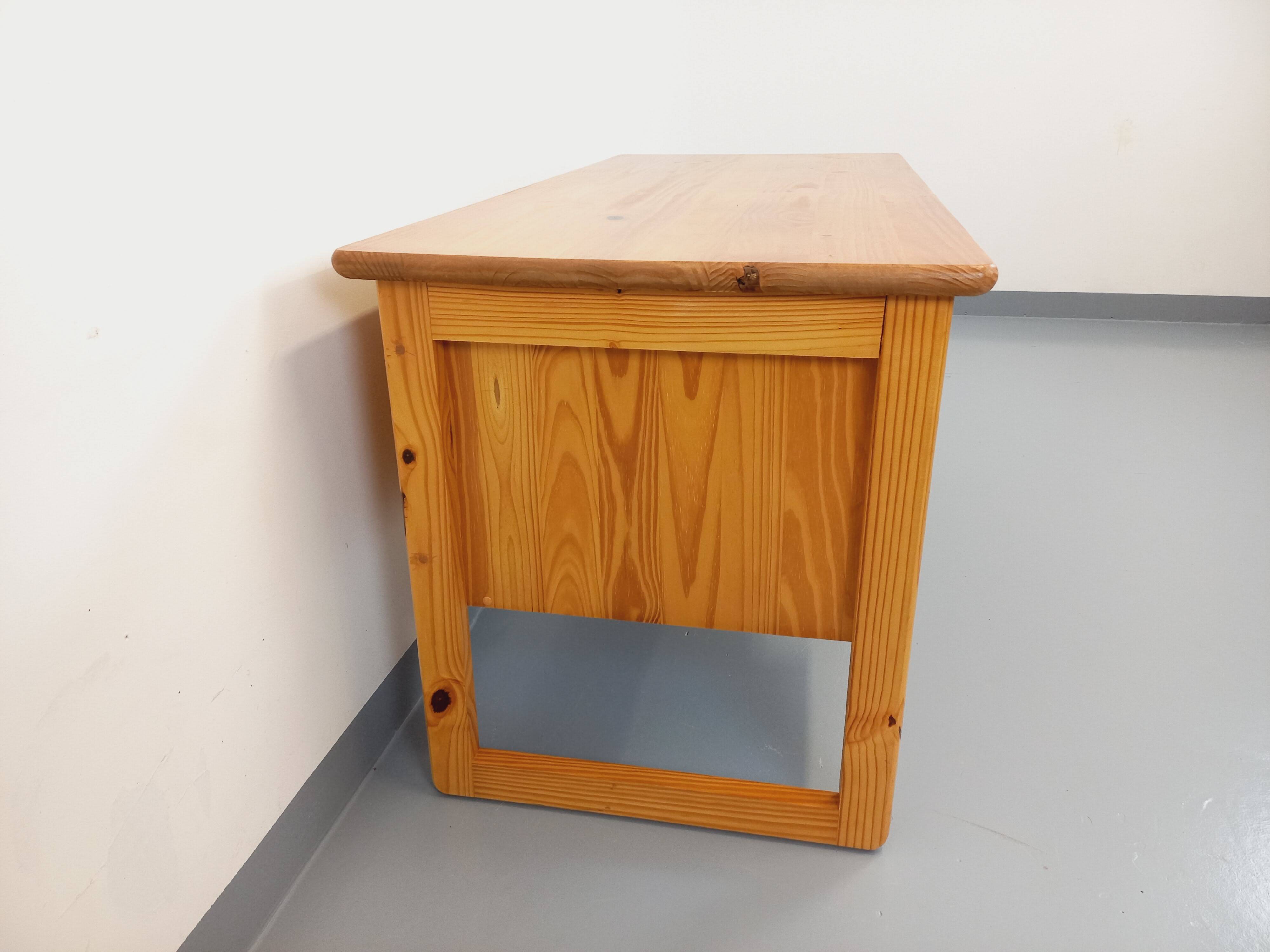 Vintage sled leg pine executive desk from the 60s-70s