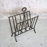 Metal magazine rack
