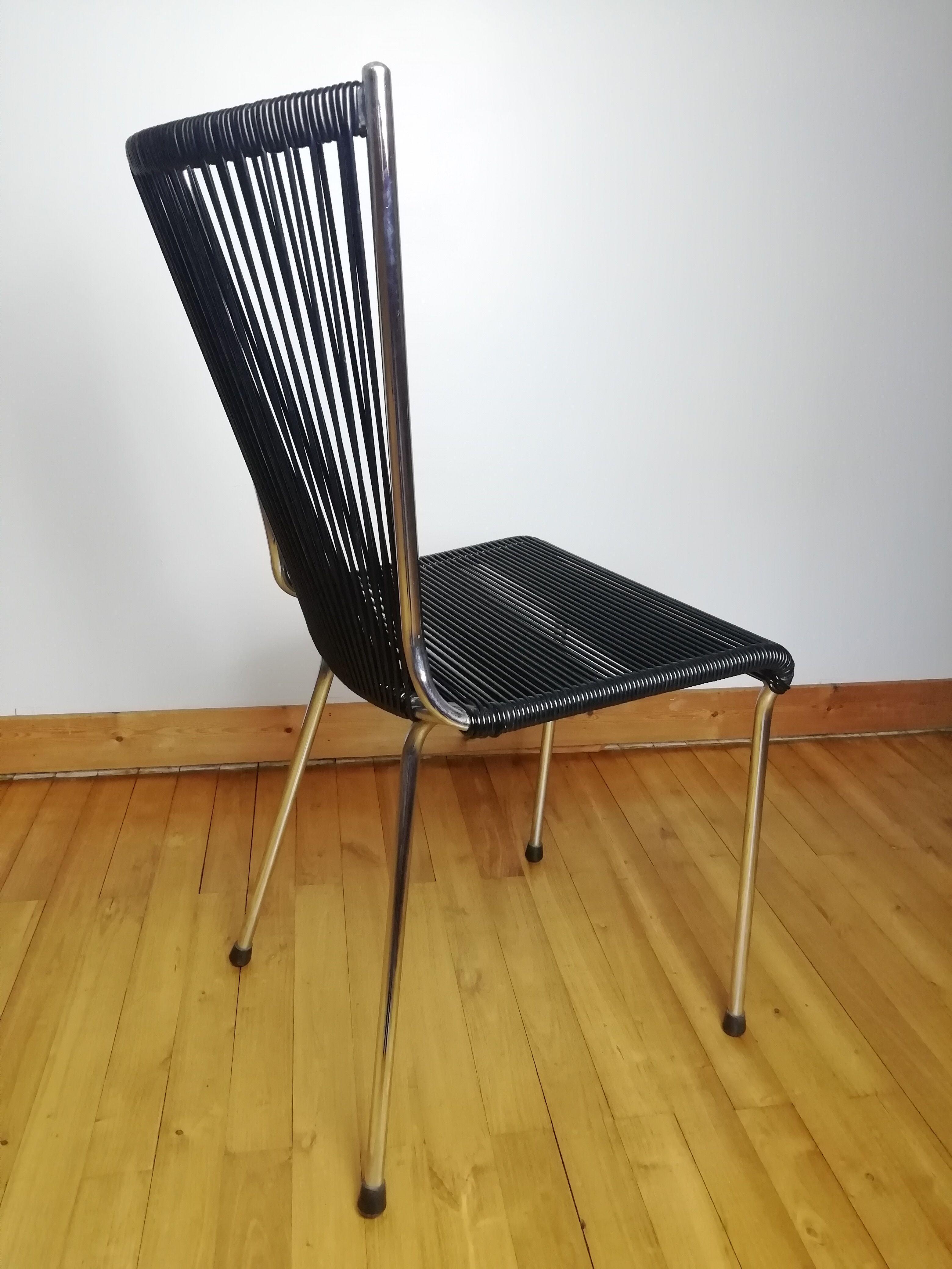 Paire de chaises scoubidou noir André Monpoix
