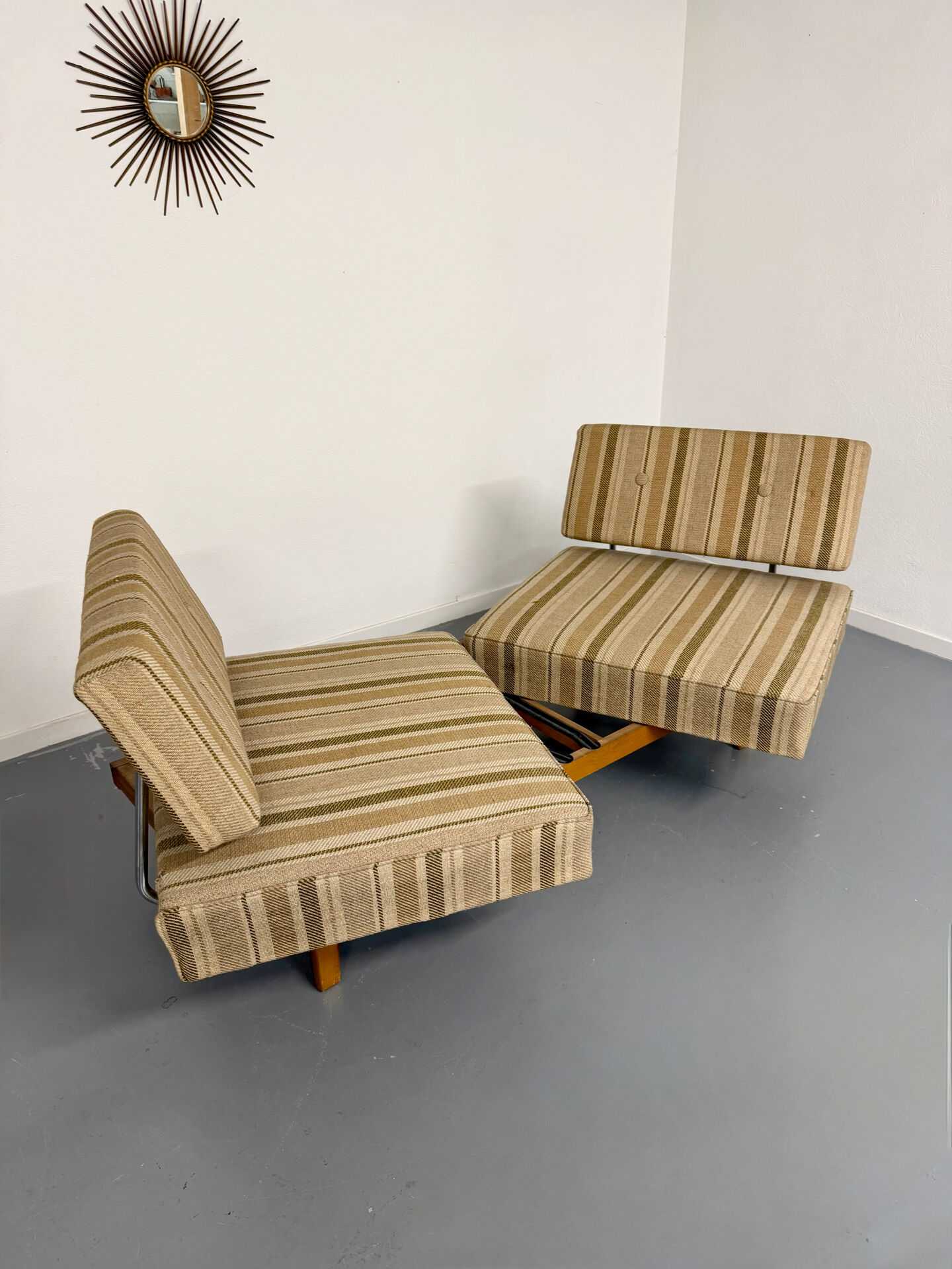 Vintage Daybed sofa bed design by Wilhelm Knoll model Stella from the 1960s.