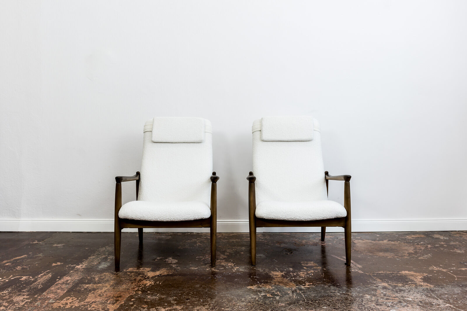 Pair of white boucle gfm 64 high back armchairs by edmund homa, 1960s