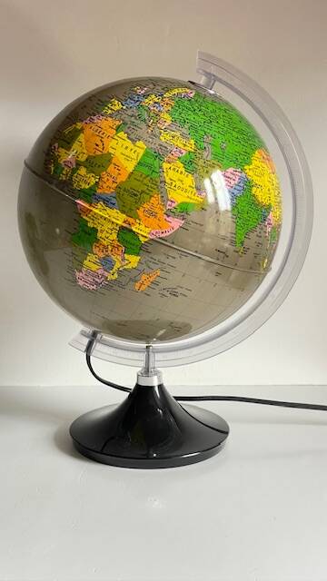 Illuminated terrestrial globe made in italy