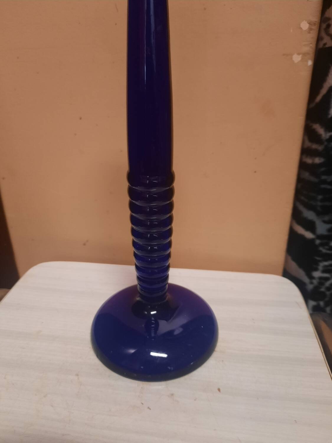 Bougeoir scandinave en verre bleu